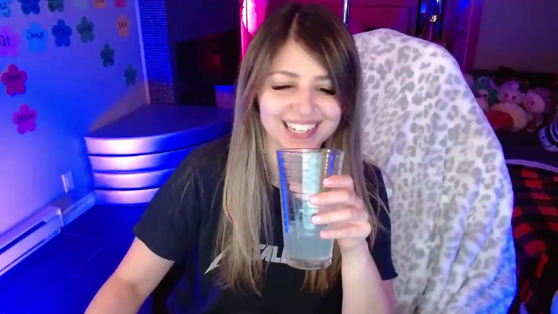 Gallery image thumbnail from Serafina's myfreecams stream on, 06/10/2026, 05:47 image 17 of 20