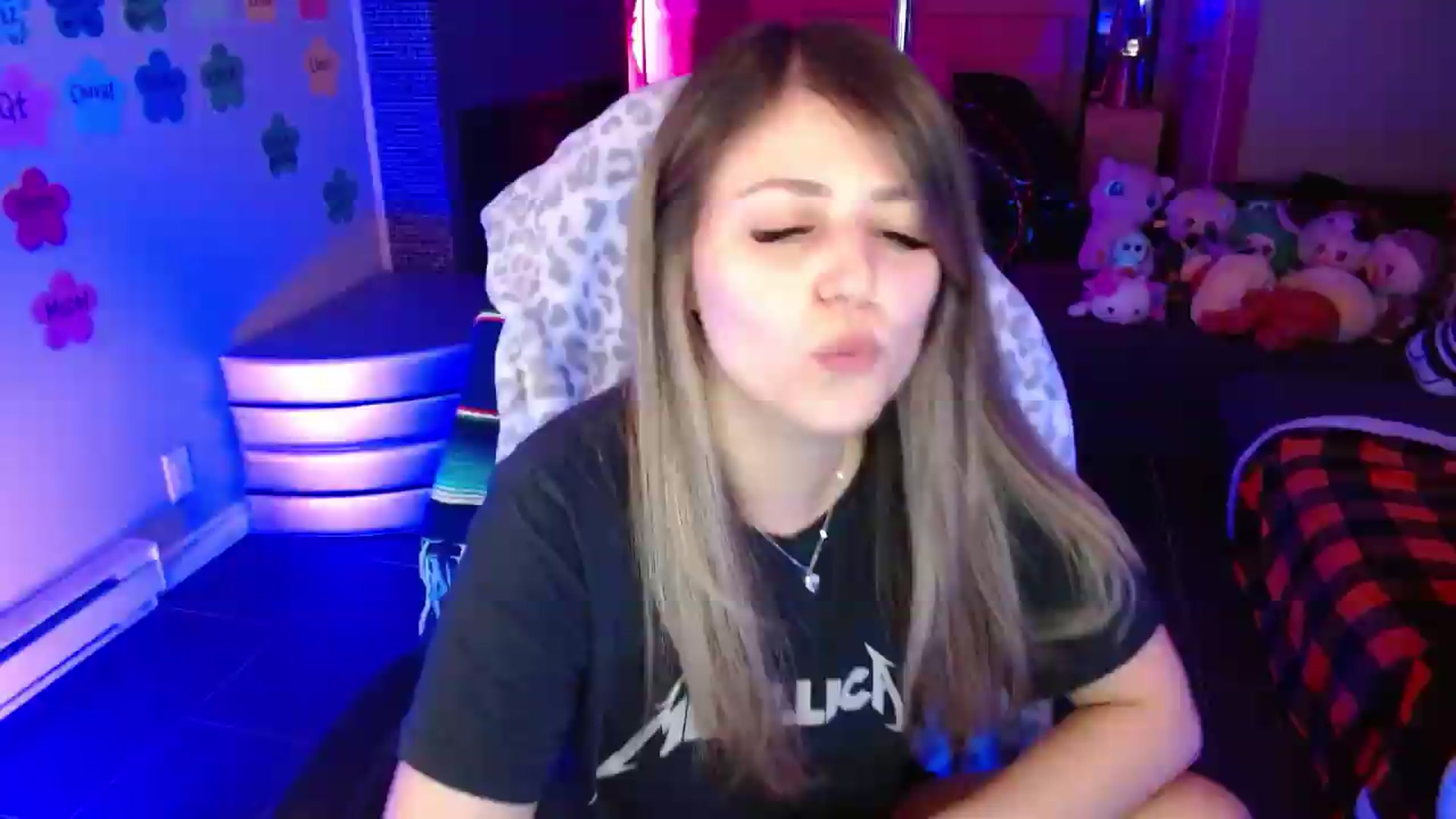 Gallery image thumbnail from Serafina's myfreecams stream on, 06/10/2026, 05:47 image 16 of 20