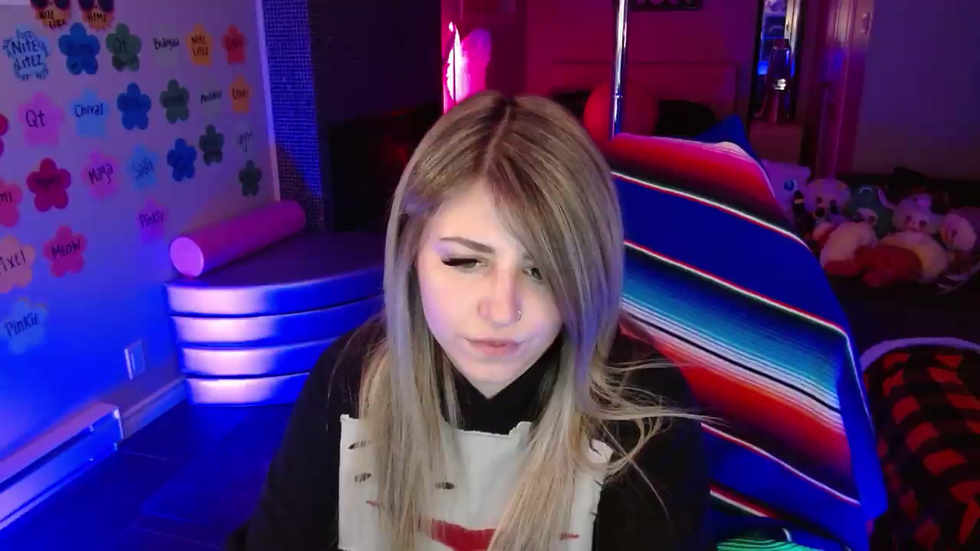 Gallery image thumbnail from Serafina's myfreecams stream on, 06/20/2026, 04:23 image 7 of 20