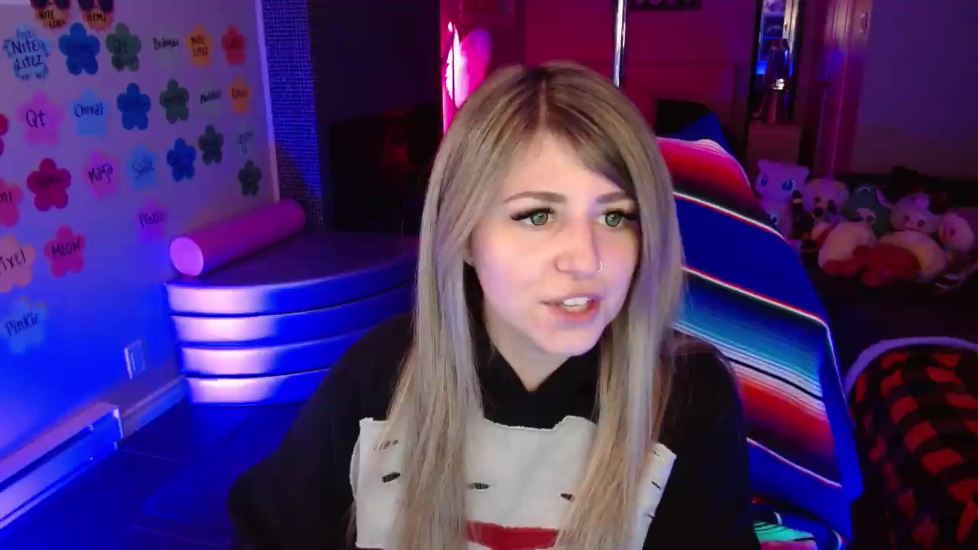 Gallery image thumbnail from Serafina's myfreecams stream on, 06/20/2026, 04:23 image 3 of 20
