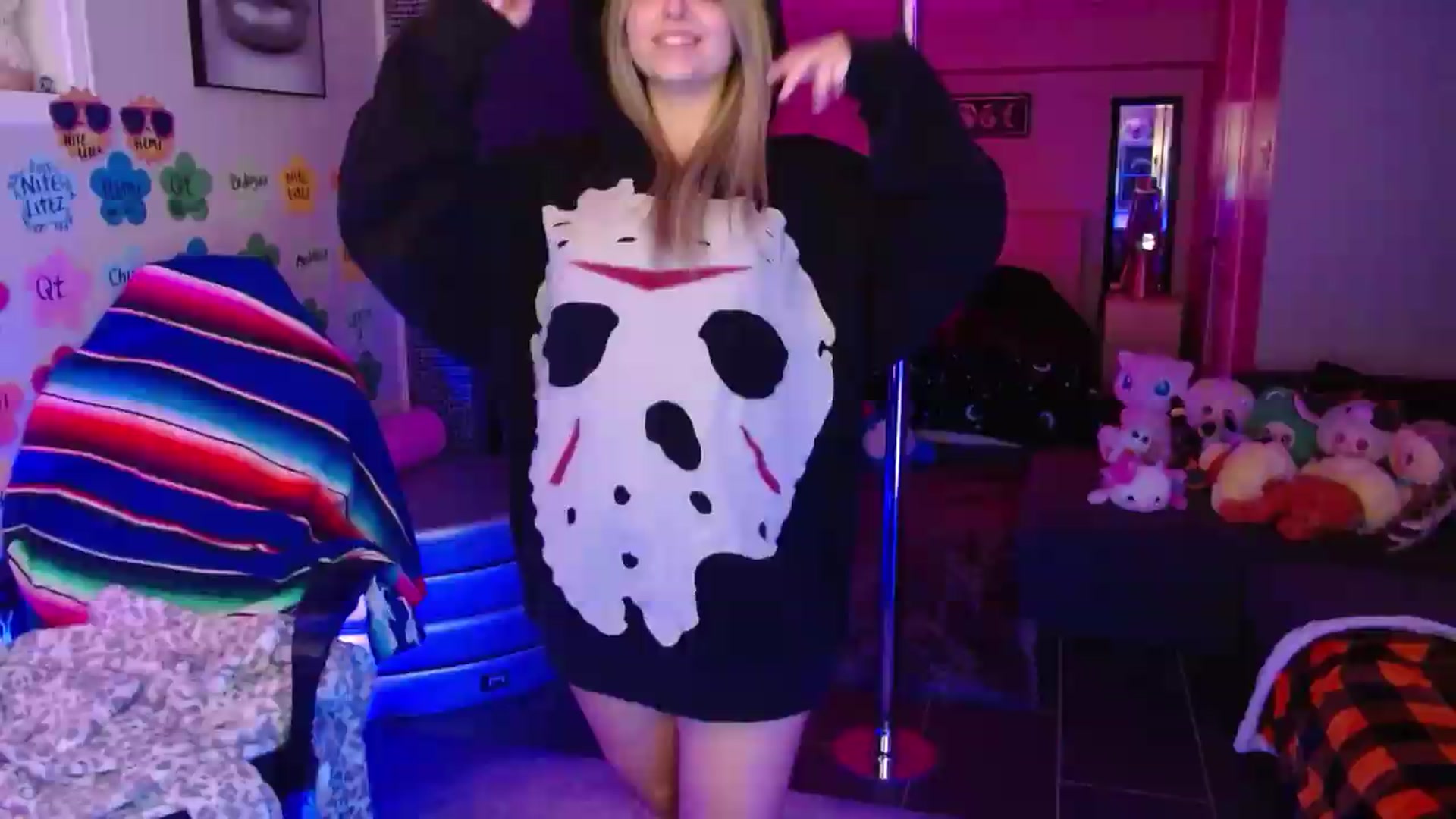 Gallery image thumbnail from Serafina's myfreecams stream on, 06/20/2026, 04:23 image 16 of 20