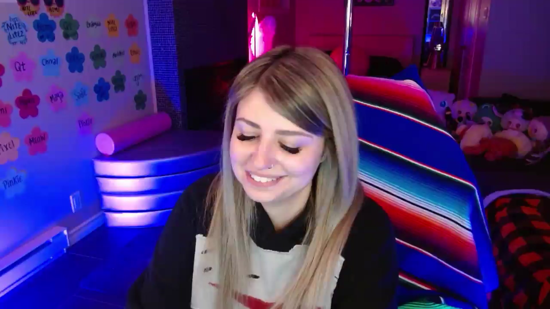 Gallery image thumbnail from Serafina's myfreecams stream on, 06/20/2026, 04:23 image 6 of 20