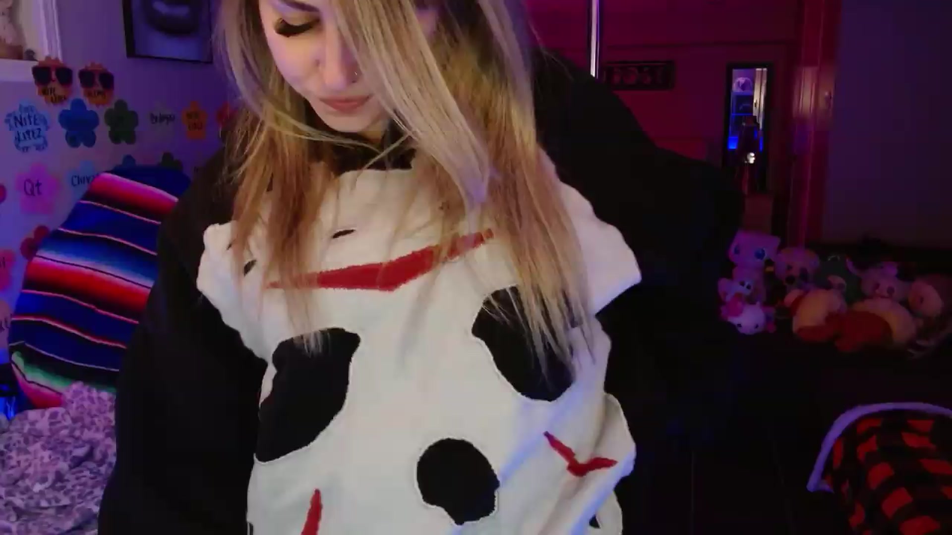 Gallery image thumbnail from Serafina's myfreecams stream on, 06/20/2026, 04:23 image 15 of 20