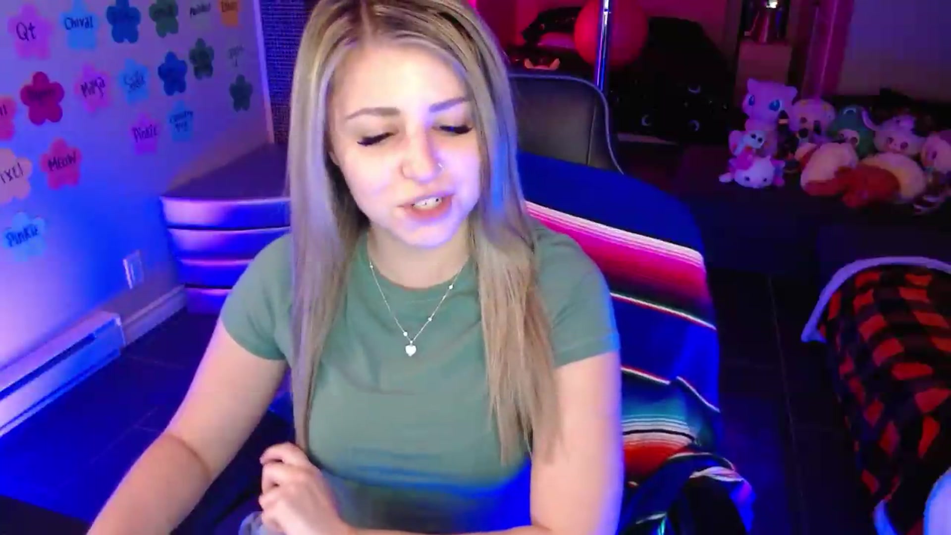Gallery image thumbnail from Serafina's myfreecams stream on, 06/22/2026, 03:12 image 10 of 20