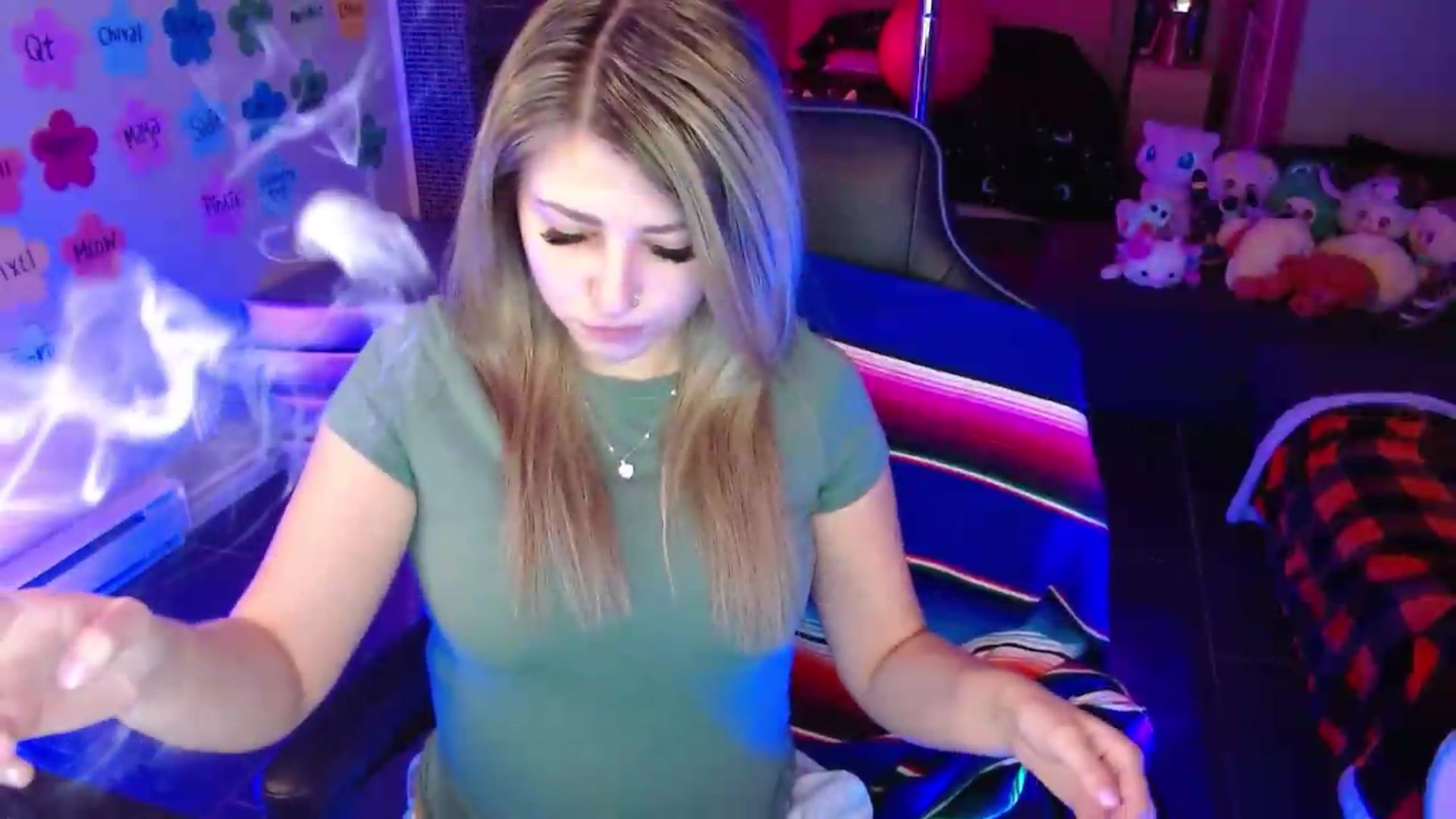 Gallery image thumbnail from Serafina's myfreecams stream on, 06/22/2026, 03:12 image 18 of 20