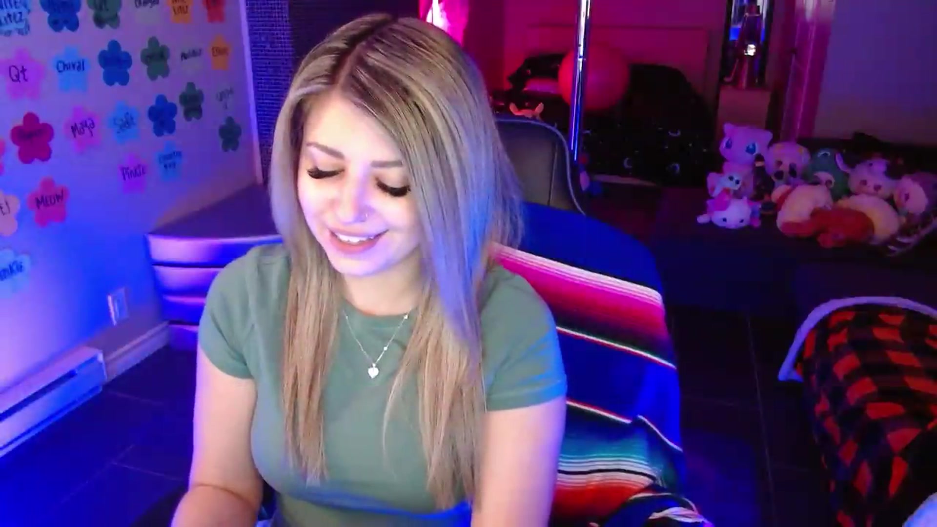 Gallery image thumbnail from Serafina's myfreecams stream on, 06/22/2026, 03:12 image 9 of 20