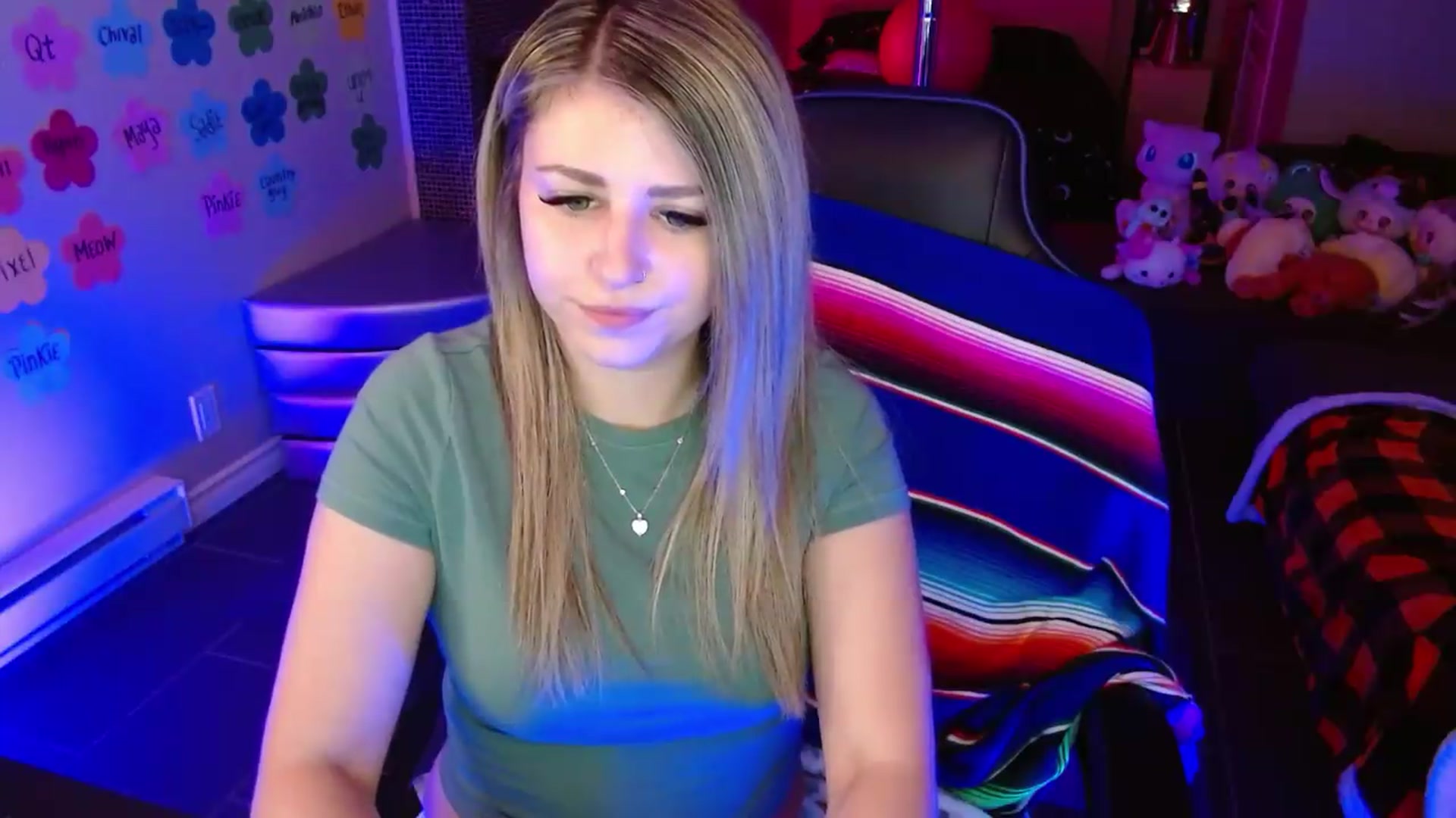 Gallery image thumbnail from Serafina's myfreecams stream on, 06/22/2026, 03:12 image 13 of 20