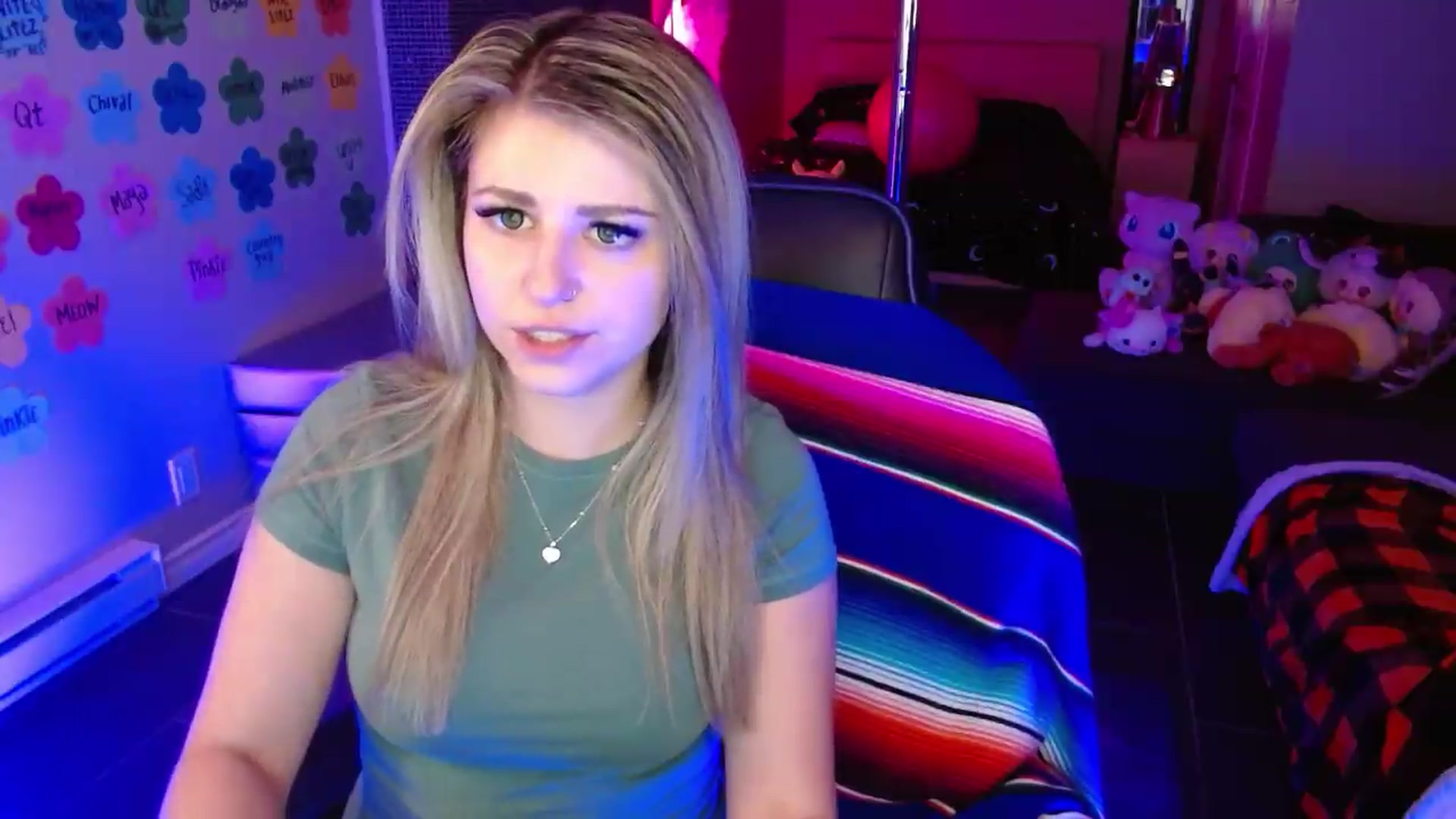 Gallery image thumbnail from Serafina's myfreecams stream on, 06/22/2026, 03:12 image 4 of 20
