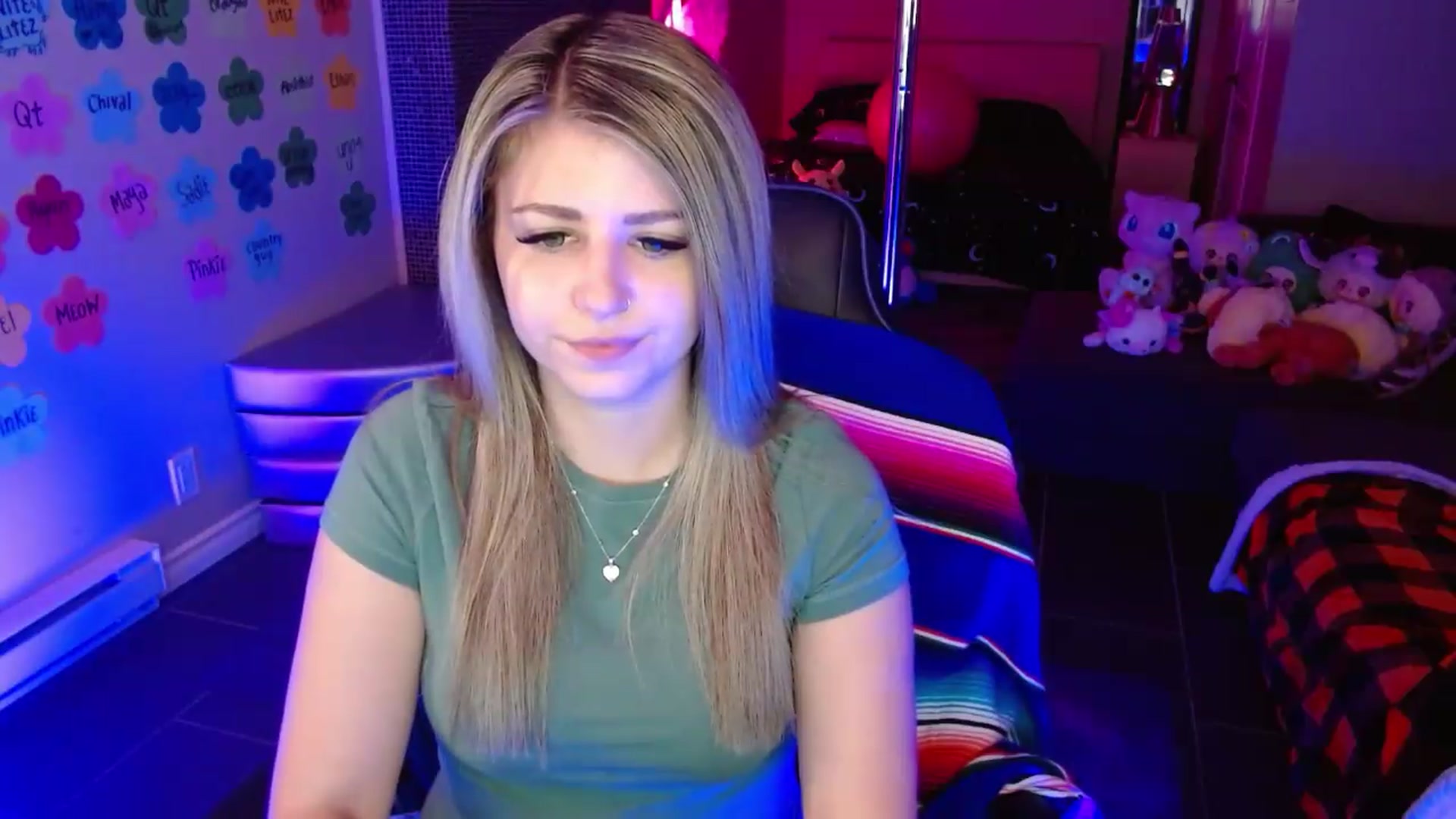 Gallery image thumbnail from Serafina's myfreecams stream on, 06/22/2026, 03:12 image 7 of 20
