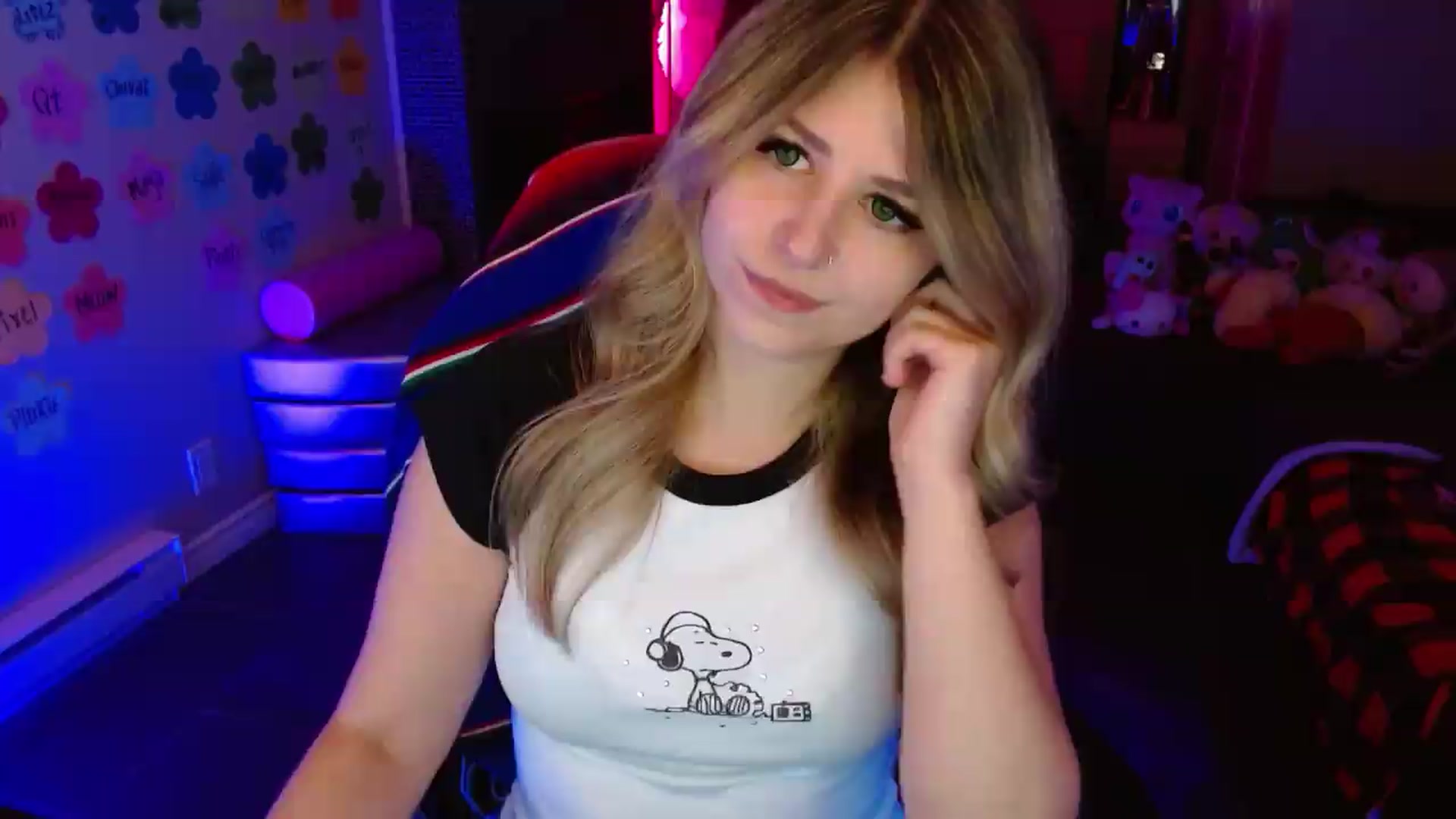 Gallery image thumbnail from Serafina's myfreecams stream on, 06/25/2026, 03:43 image 12 of 20