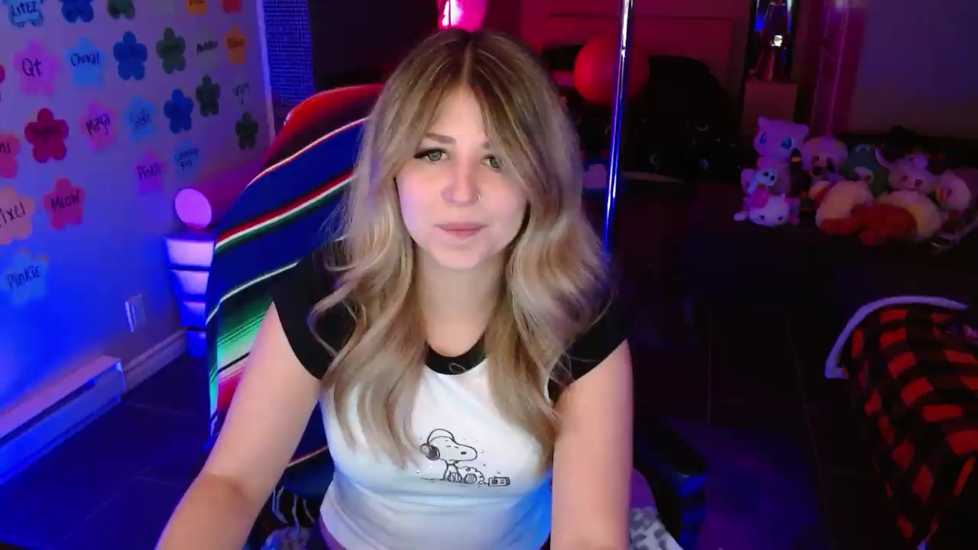 Gallery image thumbnail from Serafina's myfreecams stream on, 06/25/2026, 03:43 image 8 of 20