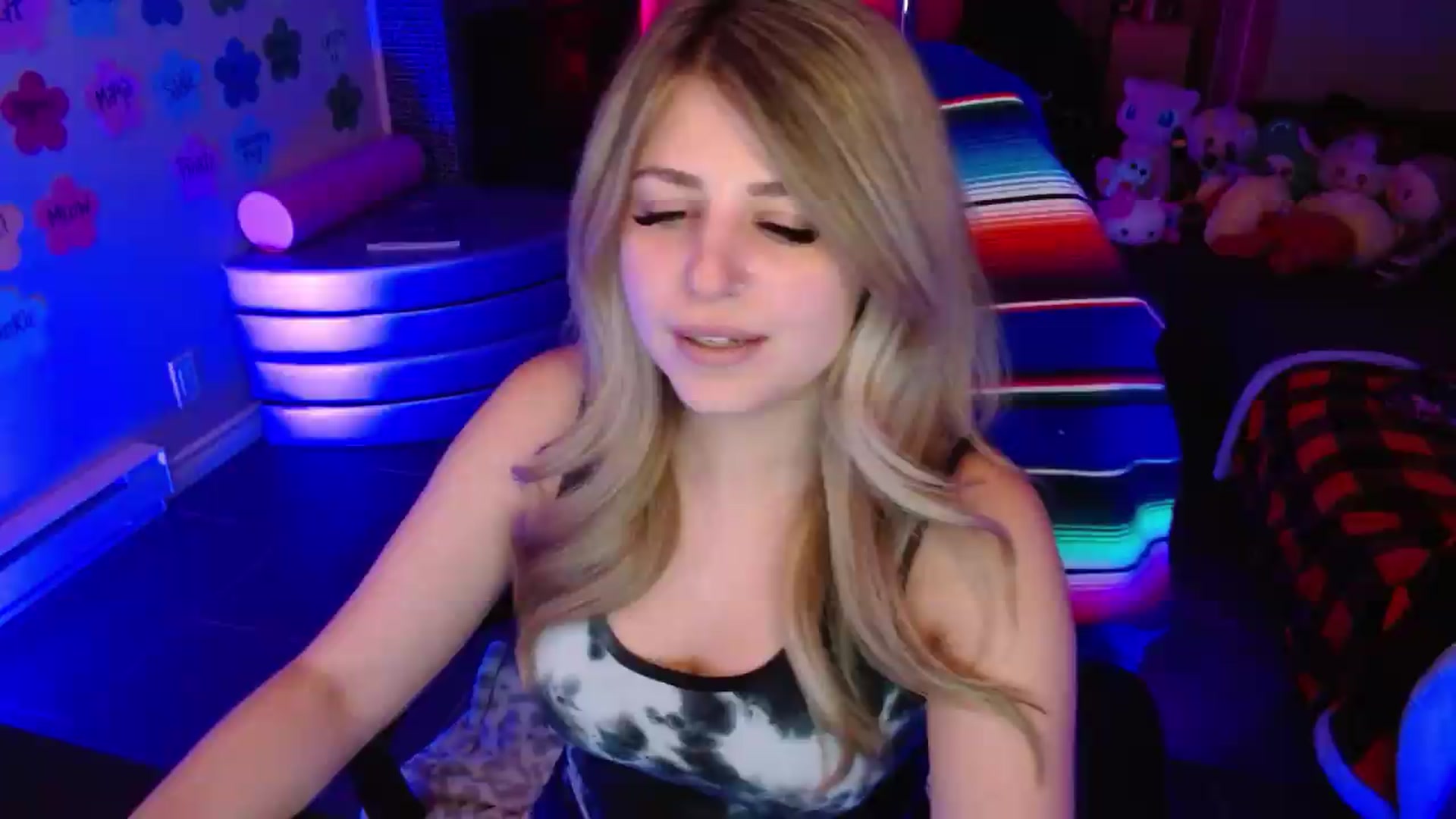 Gallery image thumbnail from Serafina's myfreecams stream on, 06/26/2026, 05:02 image 13 of 20