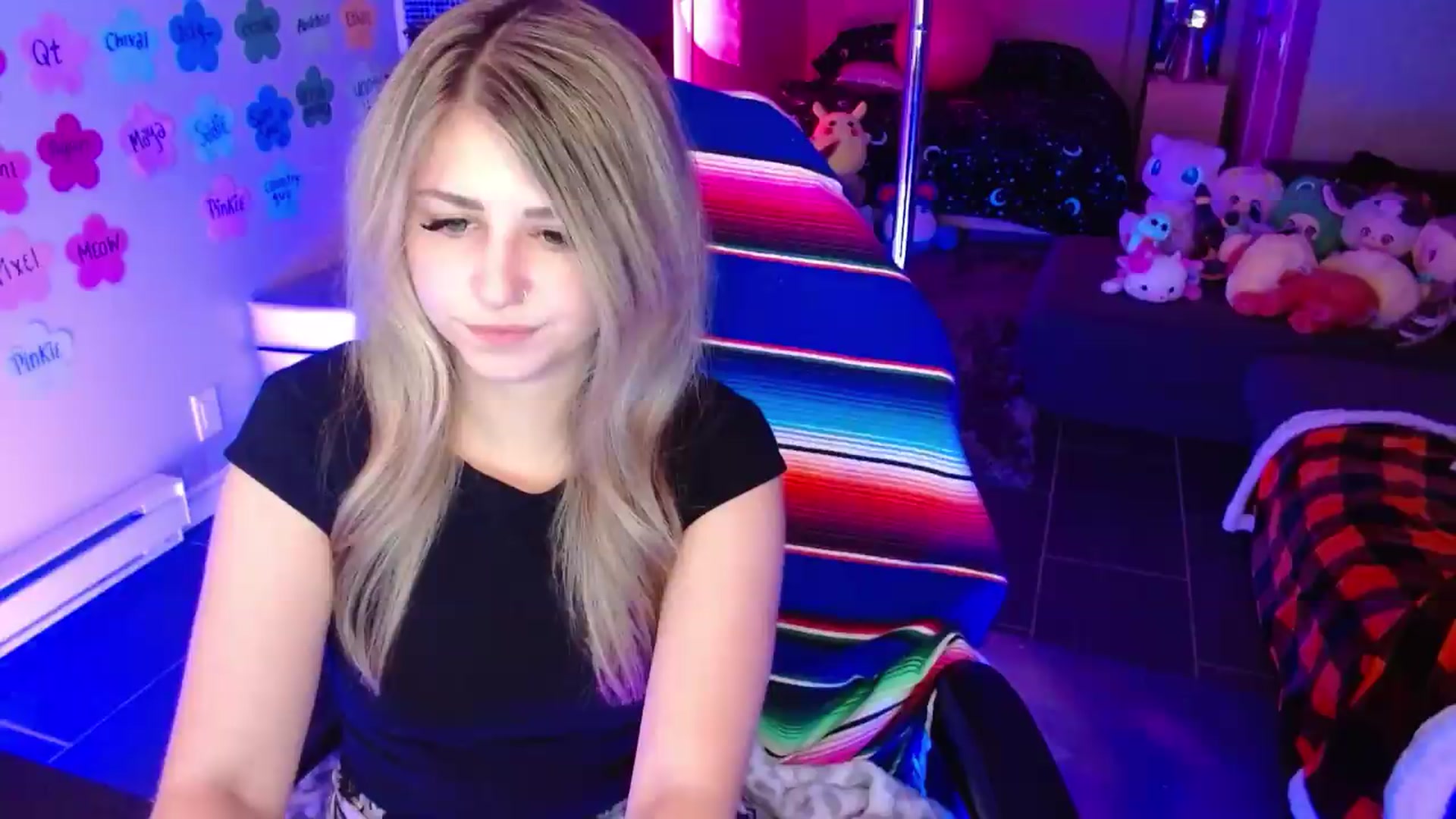 Gallery image thumbnail from Serafina's myfreecams stream on, 06/29/2026, 03:02 image 17 of 20