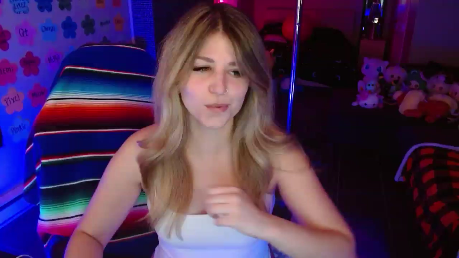 Gallery image thumbnail from Serafina's myfreecams stream on, 07/04/2026, 04:21 image 14 of 20