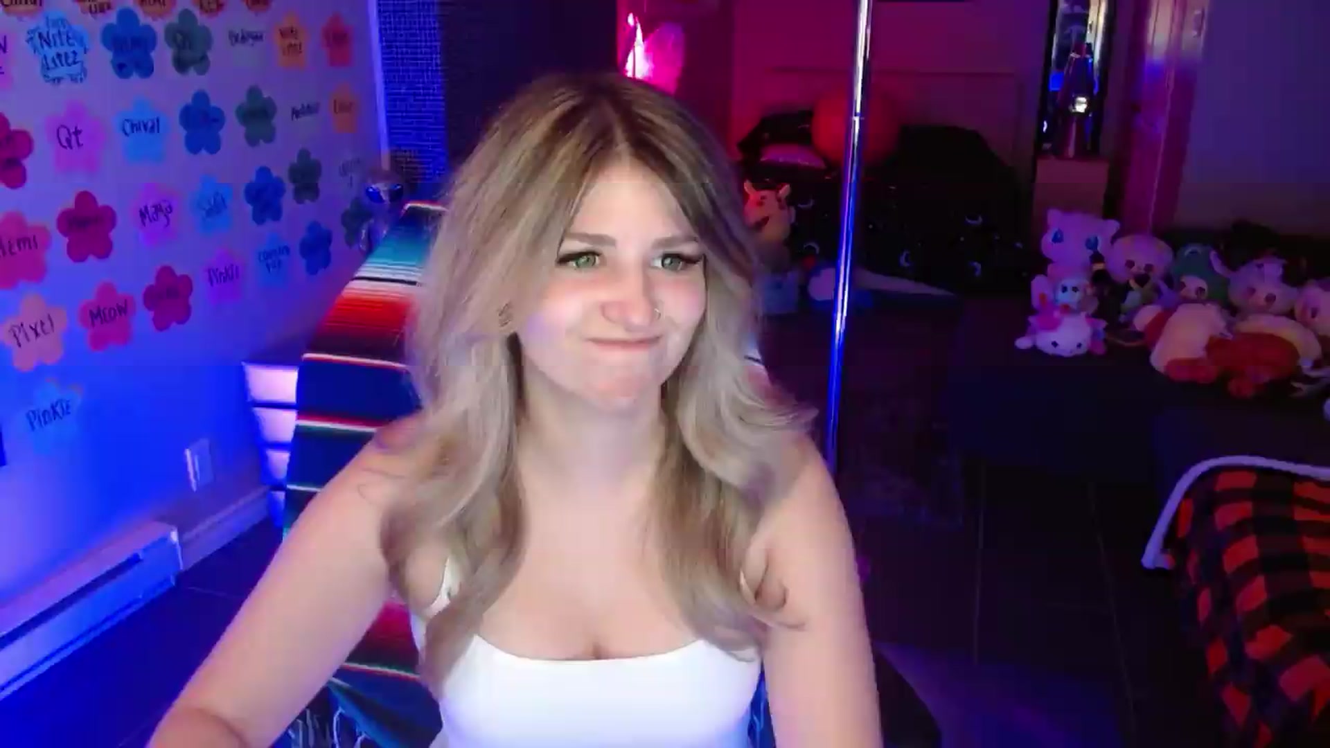 Gallery image thumbnail from Serafina's myfreecams stream on, 07/04/2026, 04:21 image 3 of 20