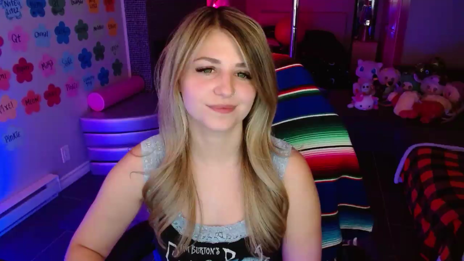 Gallery image thumbnail from Serafina's myfreecams stream on, 07/08/2026, 06:01 image 14 of 20