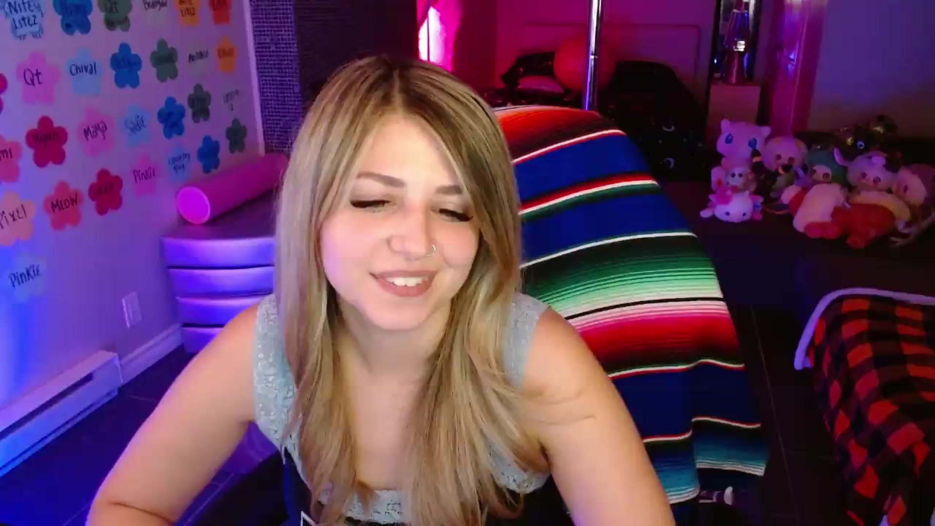 Gallery image thumbnail from Serafina's myfreecams stream on, 07/08/2026, 06:01 image 16 of 20