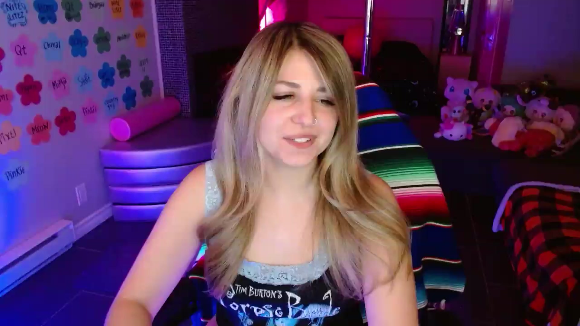 Gallery image thumbnail from Serafina's myfreecams stream on, 07/08/2026, 06:01 image 12 of 20