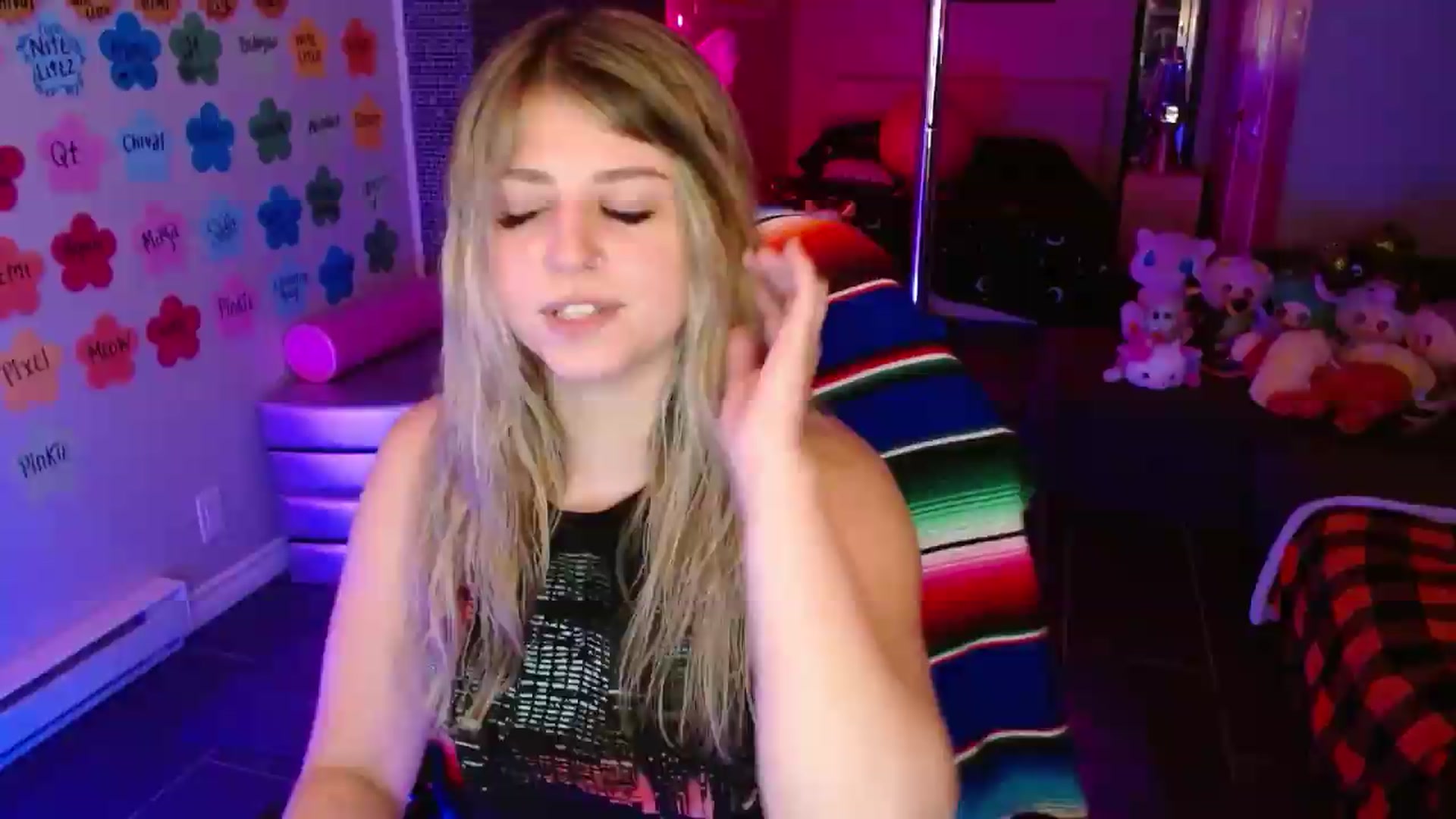 Gallery image thumbnail from Serafina's myfreecams stream on, 07/09/2026, 05:25 image 11 of 20