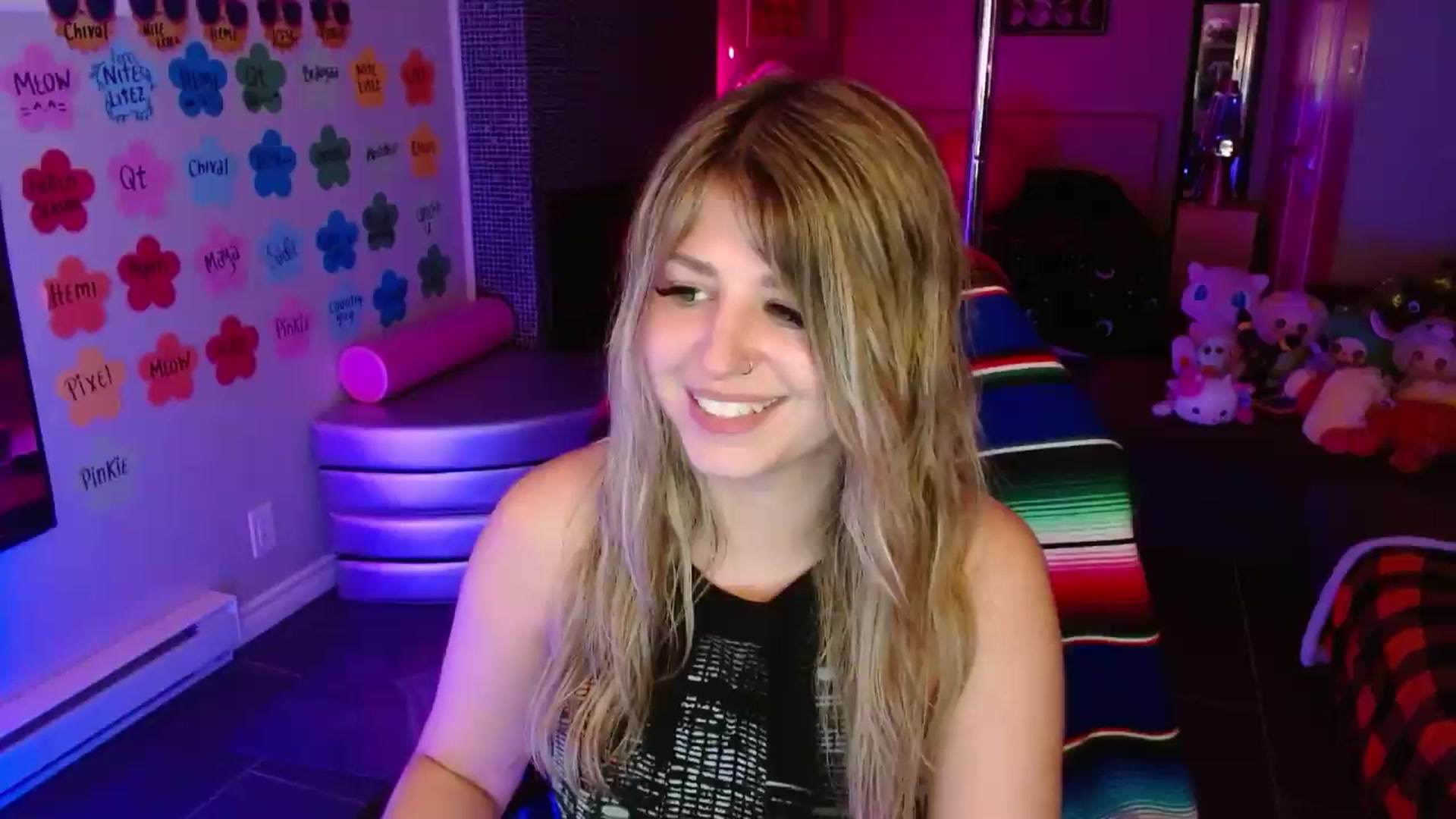 Gallery image thumbnail from Serafina's myfreecams stream on, 07/09/2026, 05:25 image 7 of 20