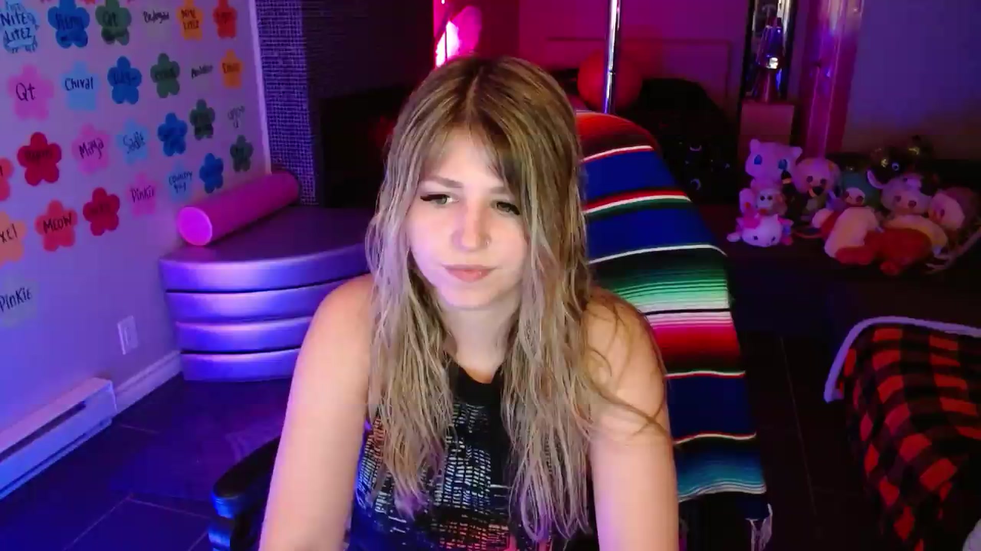 Gallery image thumbnail from Serafina's myfreecams stream on, 07/09/2026, 05:25 image 2 of 20