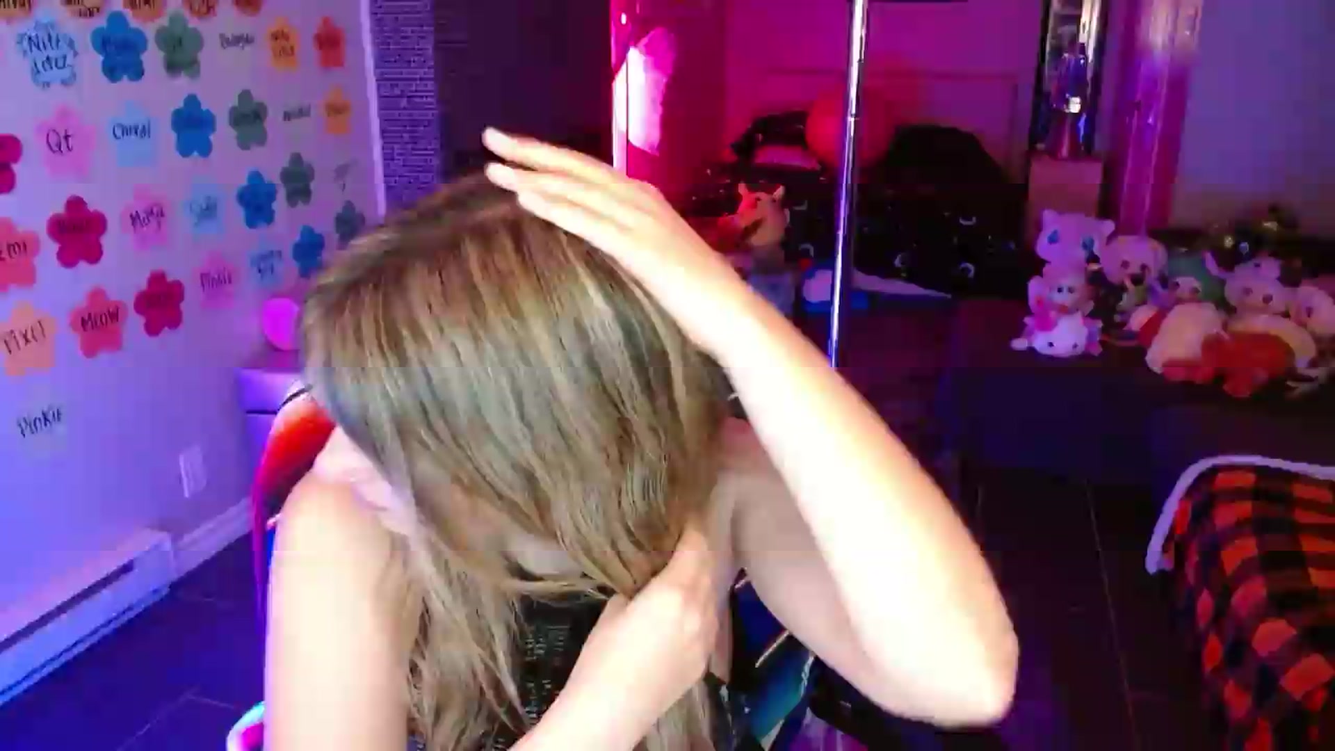 Gallery image thumbnail from Serafina's myfreecams stream on, 07/09/2026, 05:25 image 15 of 20