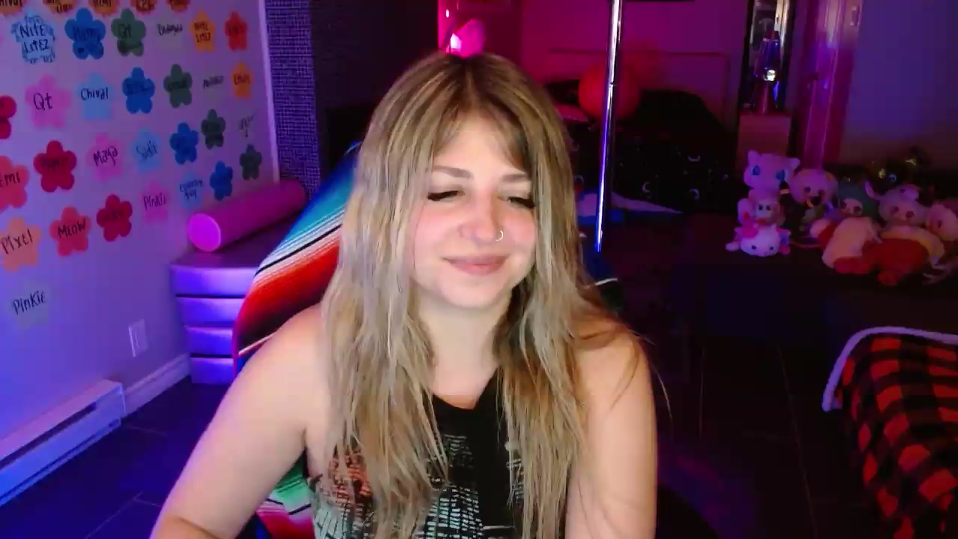 Gallery image thumbnail from Serafina's myfreecams stream on, 07/09/2026, 05:25 image 18 of 20