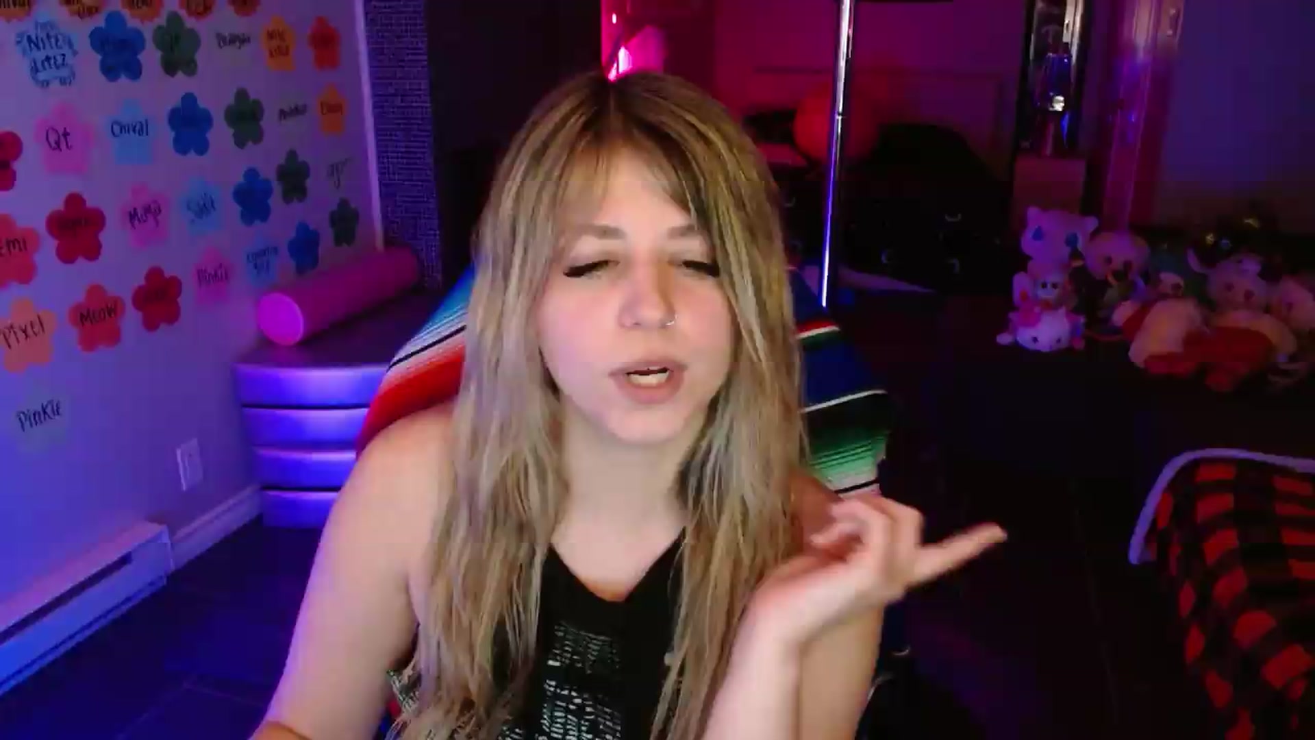Gallery image thumbnail from Serafina's myfreecams stream on, 07/09/2026, 05:25 image 16 of 20