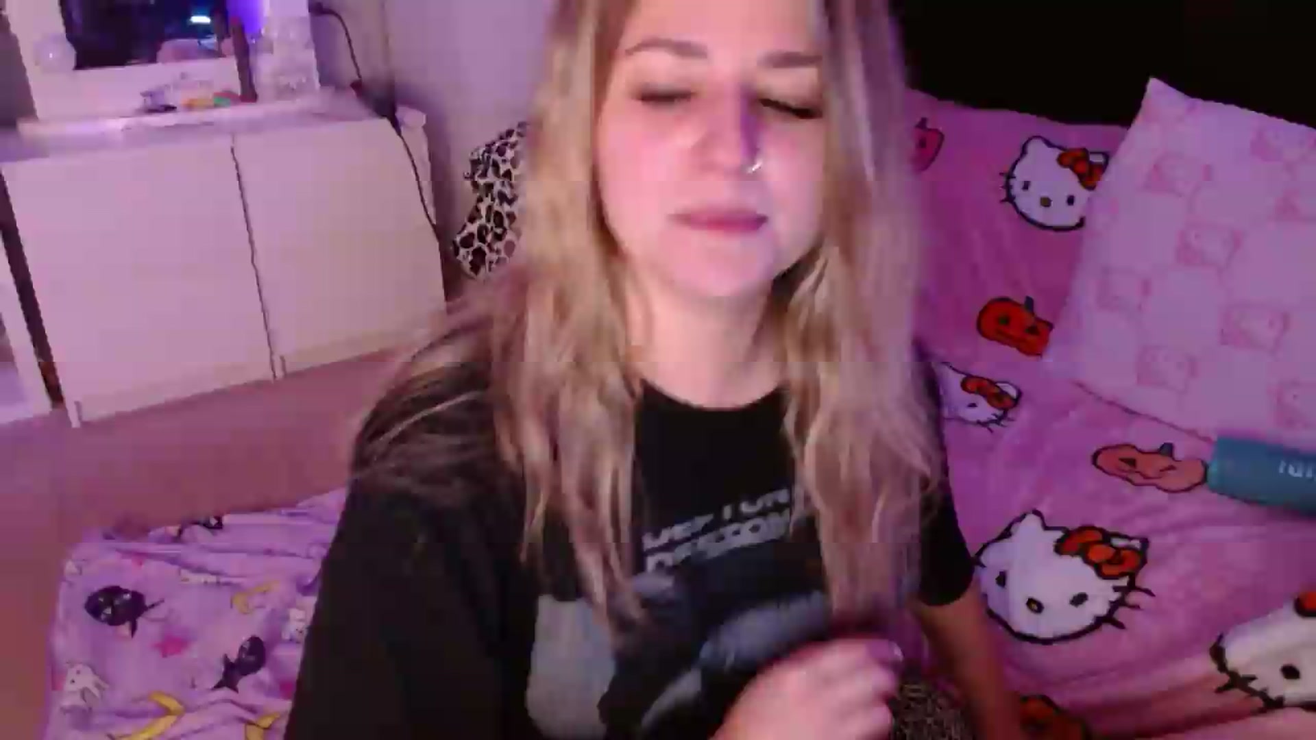 Gallery image thumbnail from Serafina's myfreecams stream on, 07/10/2026, 03:20 image 1 of 20