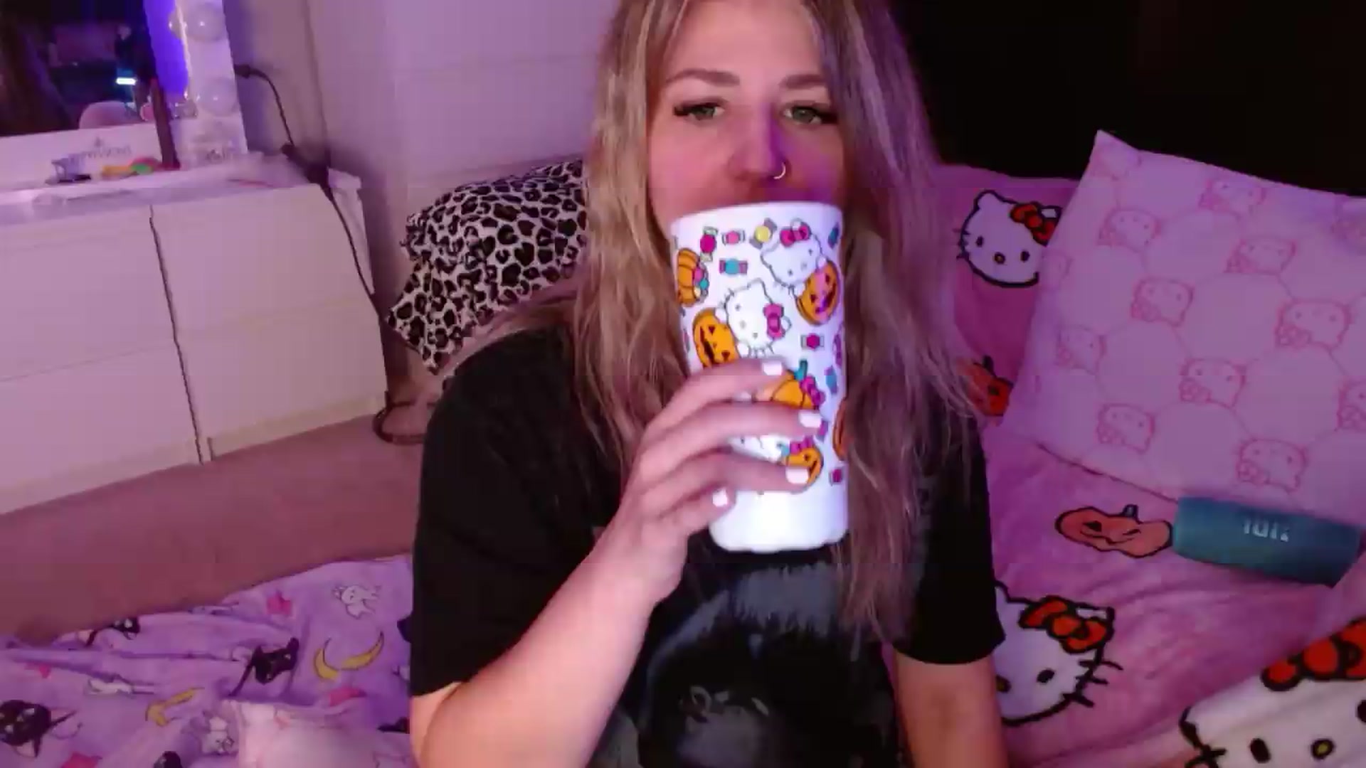 Gallery image thumbnail from Serafina's myfreecams stream on, 07/10/2026, 03:20 image 5 of 20