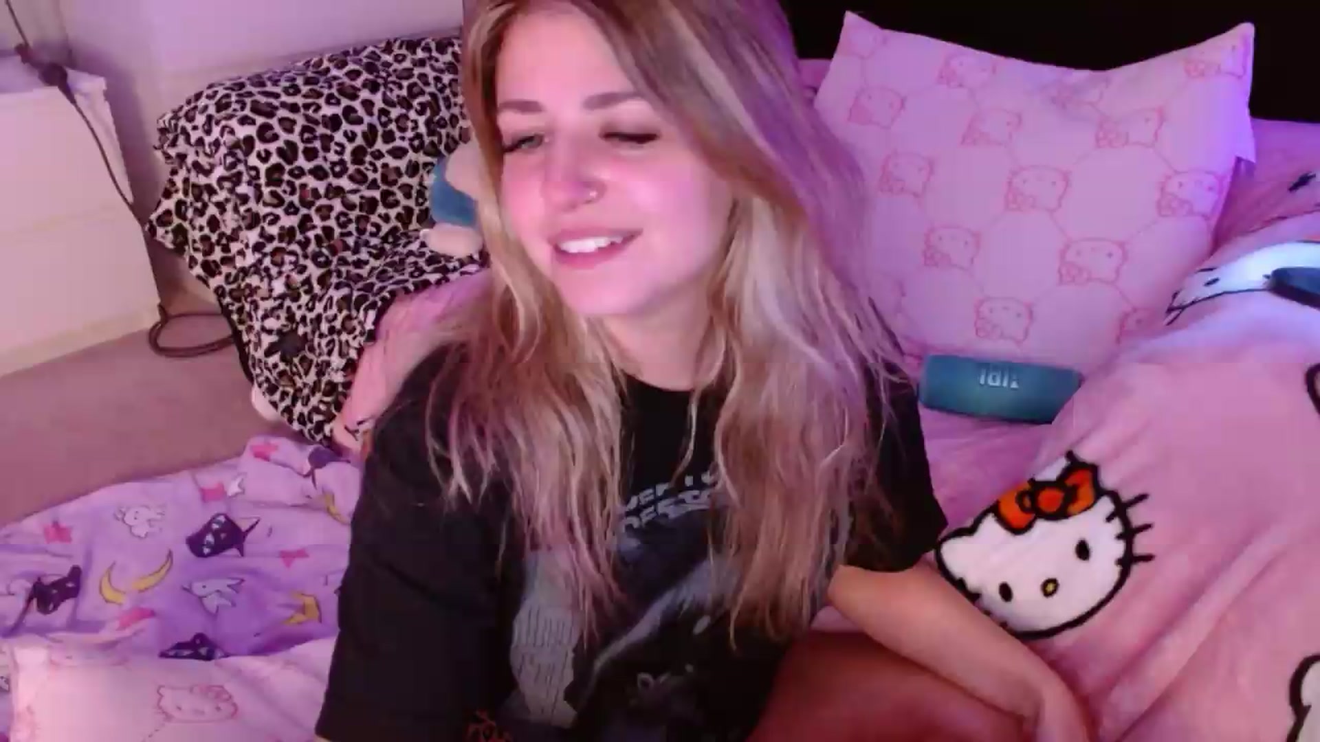 Gallery image thumbnail from Serafina's myfreecams stream on, 07/10/2026, 03:20 image 12 of 20