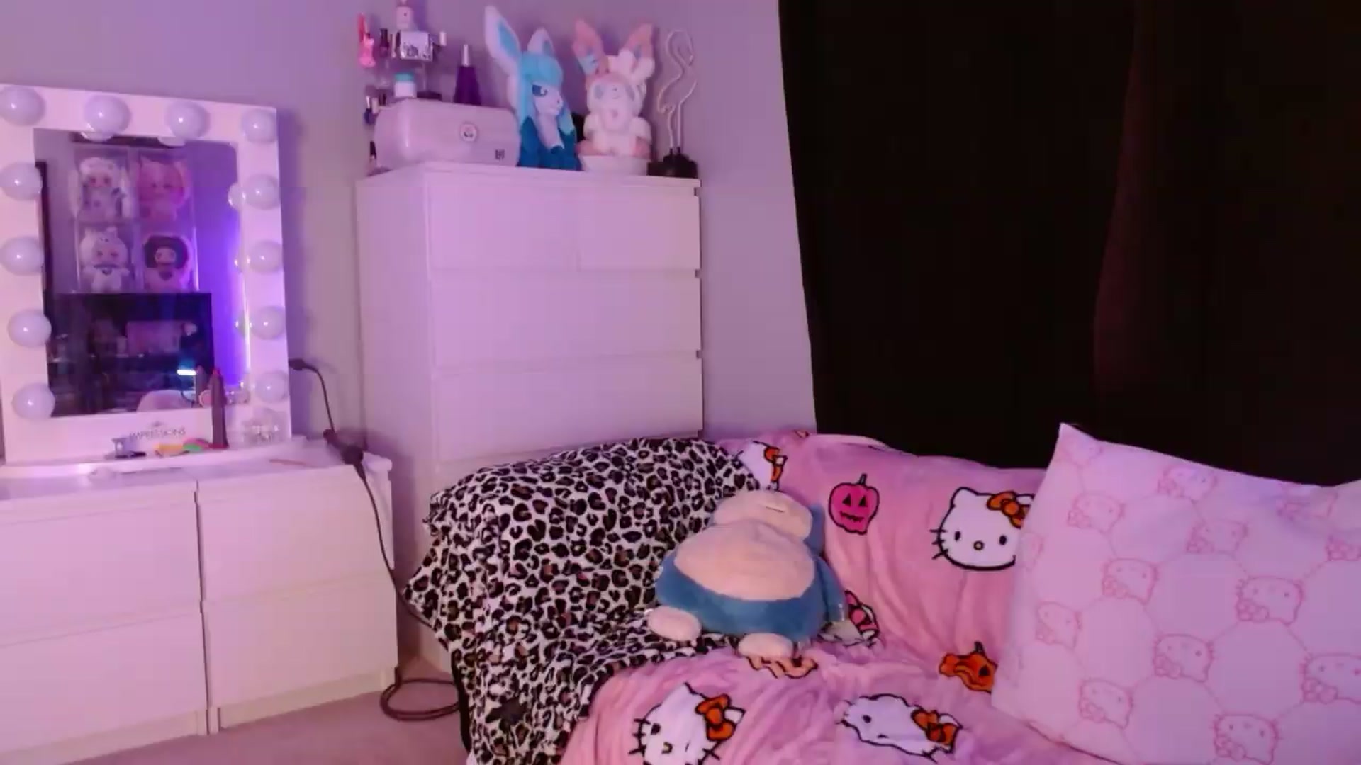 Gallery image thumbnail from Serafina's myfreecams stream on, 07/10/2026, 03:20 image 13 of 20