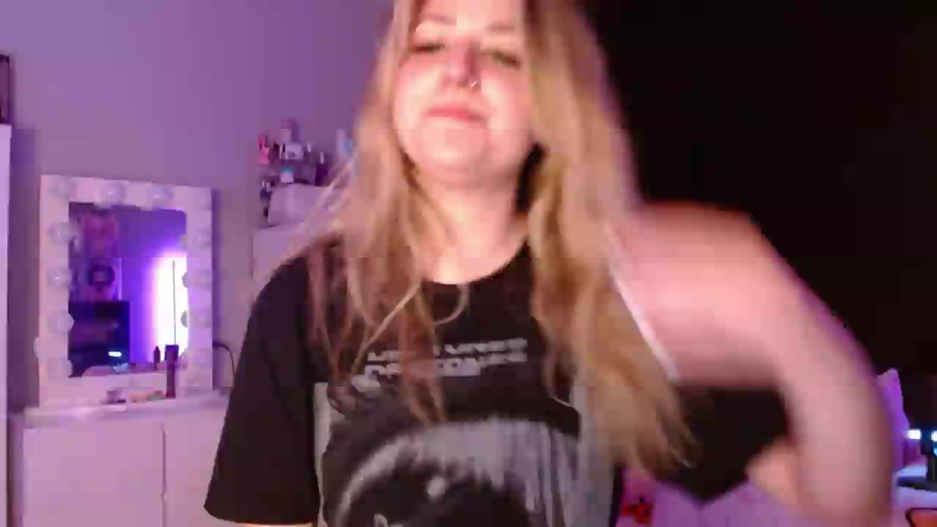 Gallery image thumbnail from Serafina's myfreecams stream on, 07/10/2026, 03:20 image 20 of 20