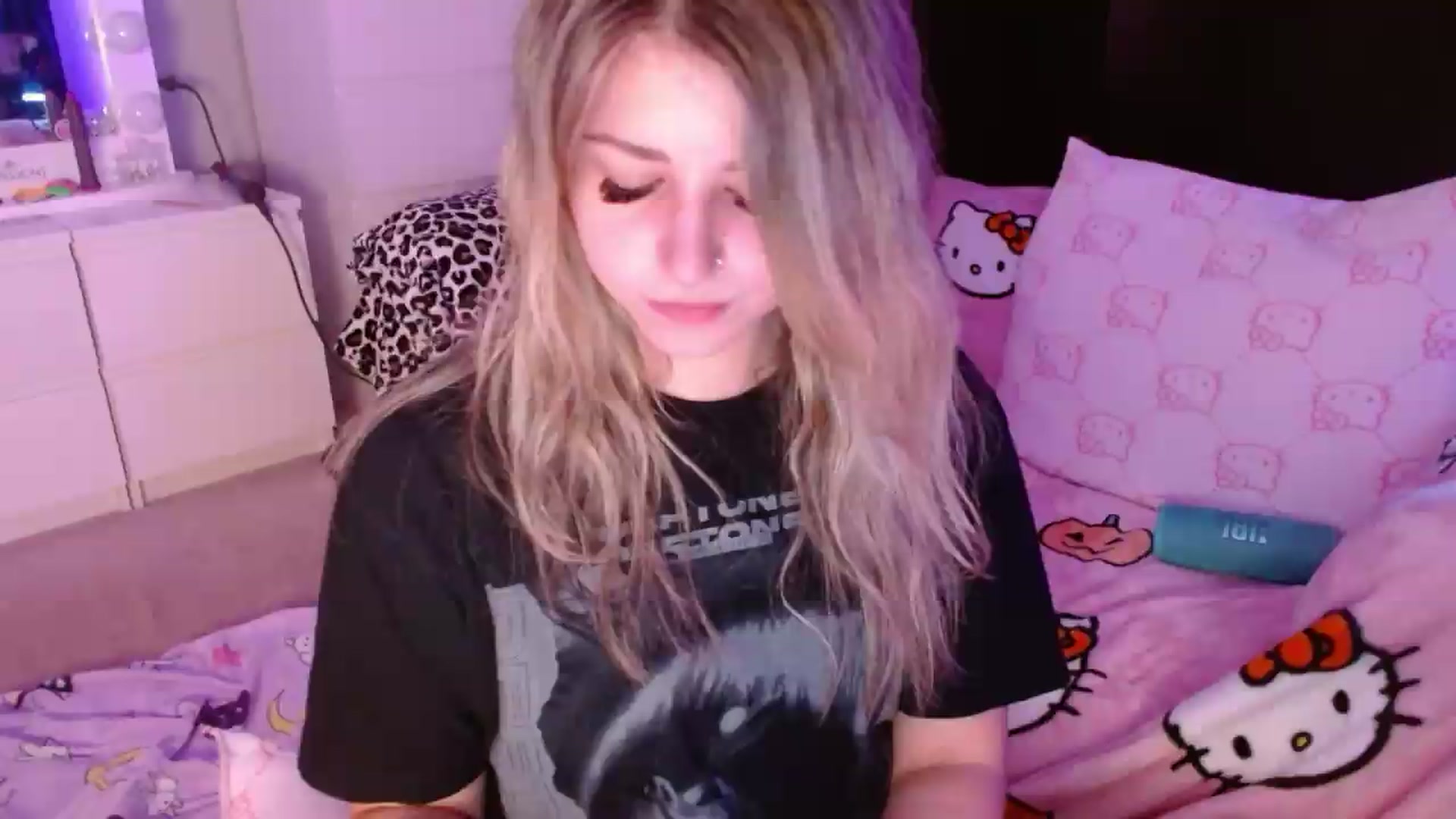 Gallery image thumbnail from Serafina's myfreecams stream on, 07/10/2026, 03:20 image 7 of 20