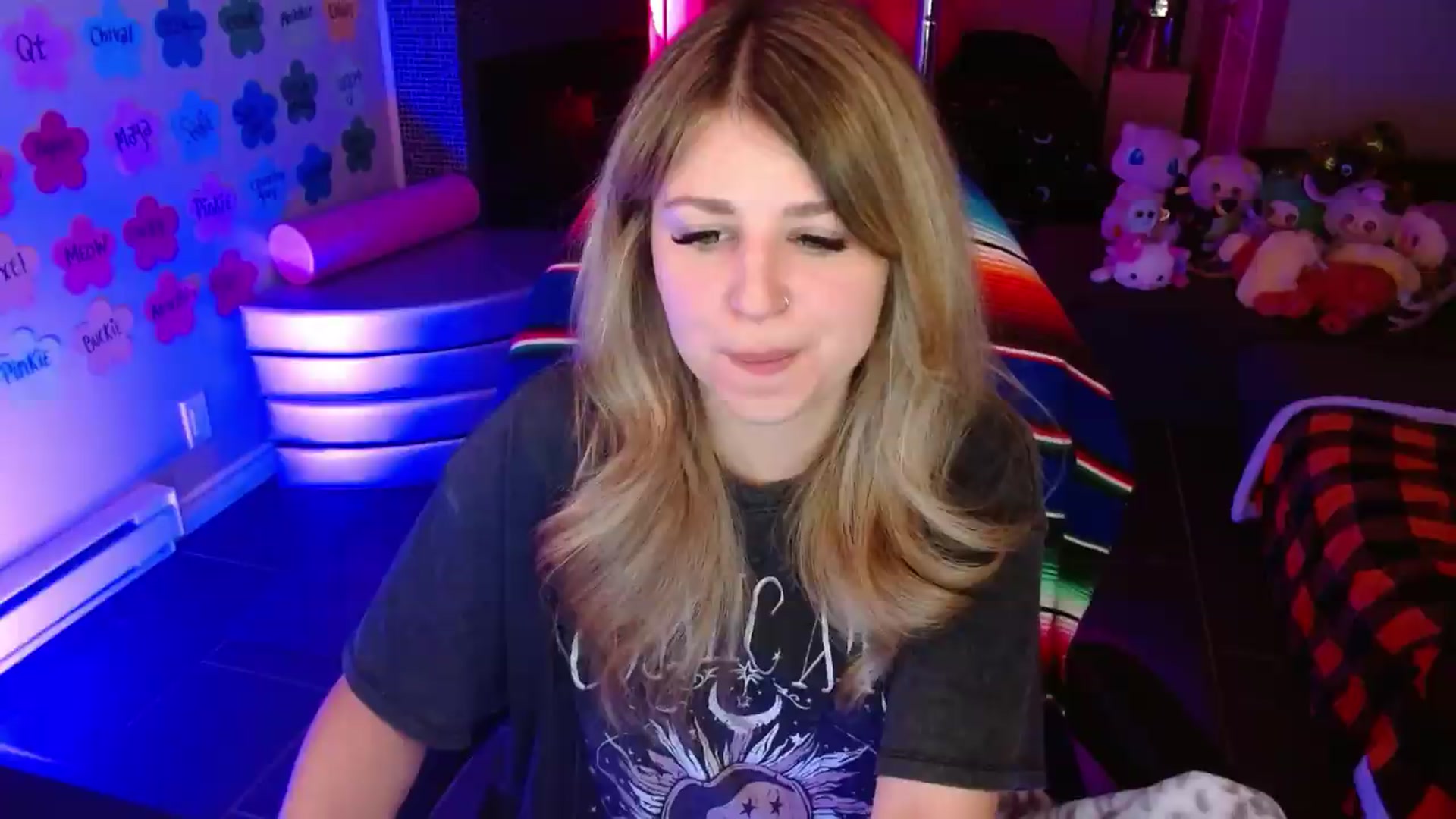 Gallery image thumbnail from Serafina's myfreecams stream on, 07/12/2026, 03:53 image 16 of 20