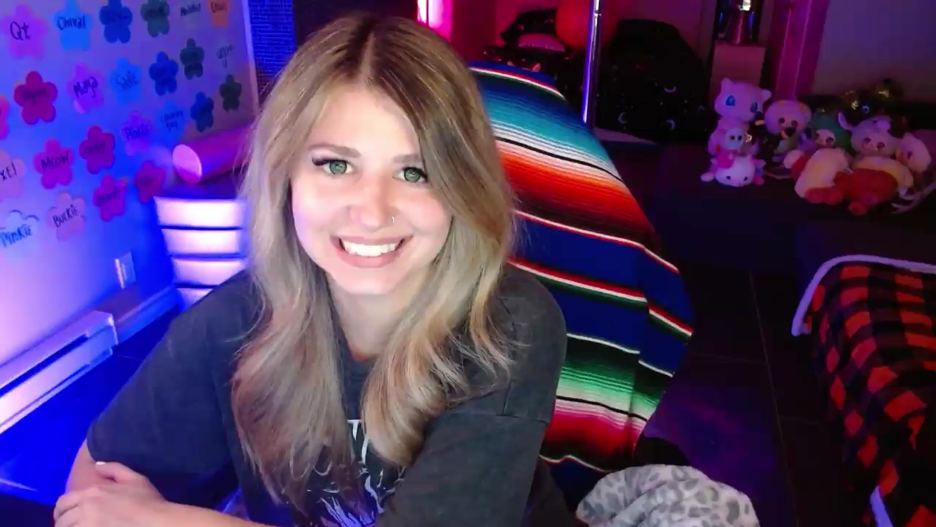 Gallery image thumbnail from Serafina's myfreecams stream on, 07/12/2026, 03:53 image 8 of 20