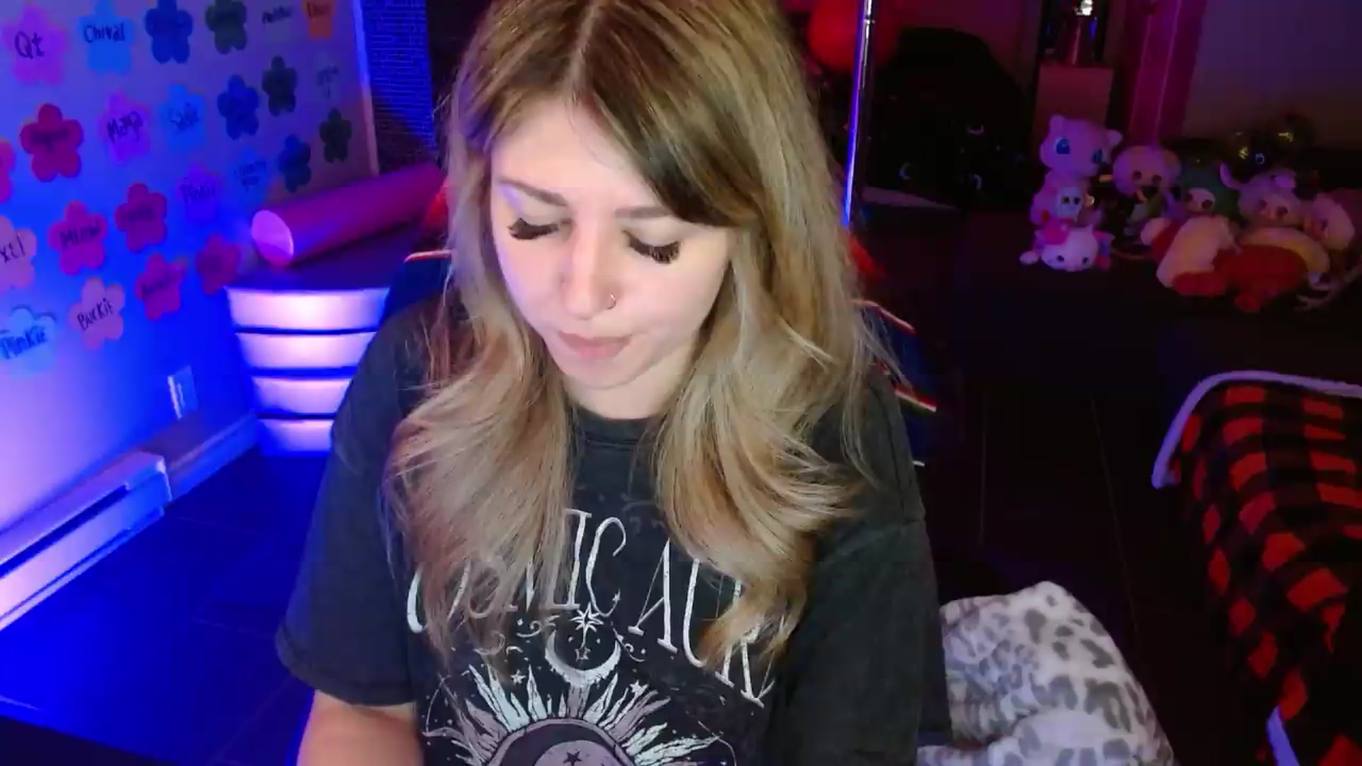 Gallery image thumbnail from Serafina's myfreecams stream on, 07/12/2026, 03:53 image 14 of 20