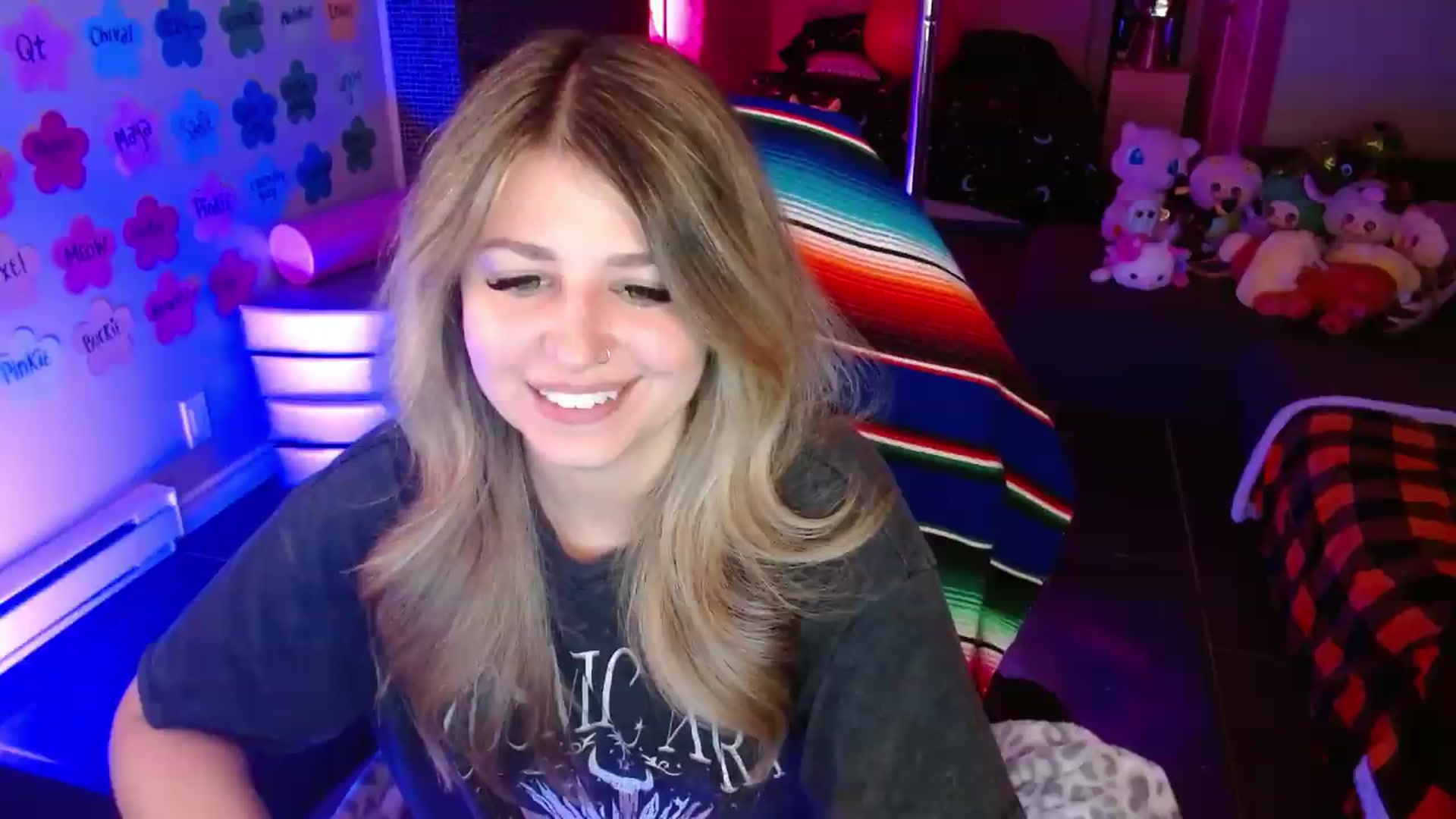 Gallery image thumbnail from Serafina's myfreecams stream on, 07/12/2026, 03:53 image 9 of 20