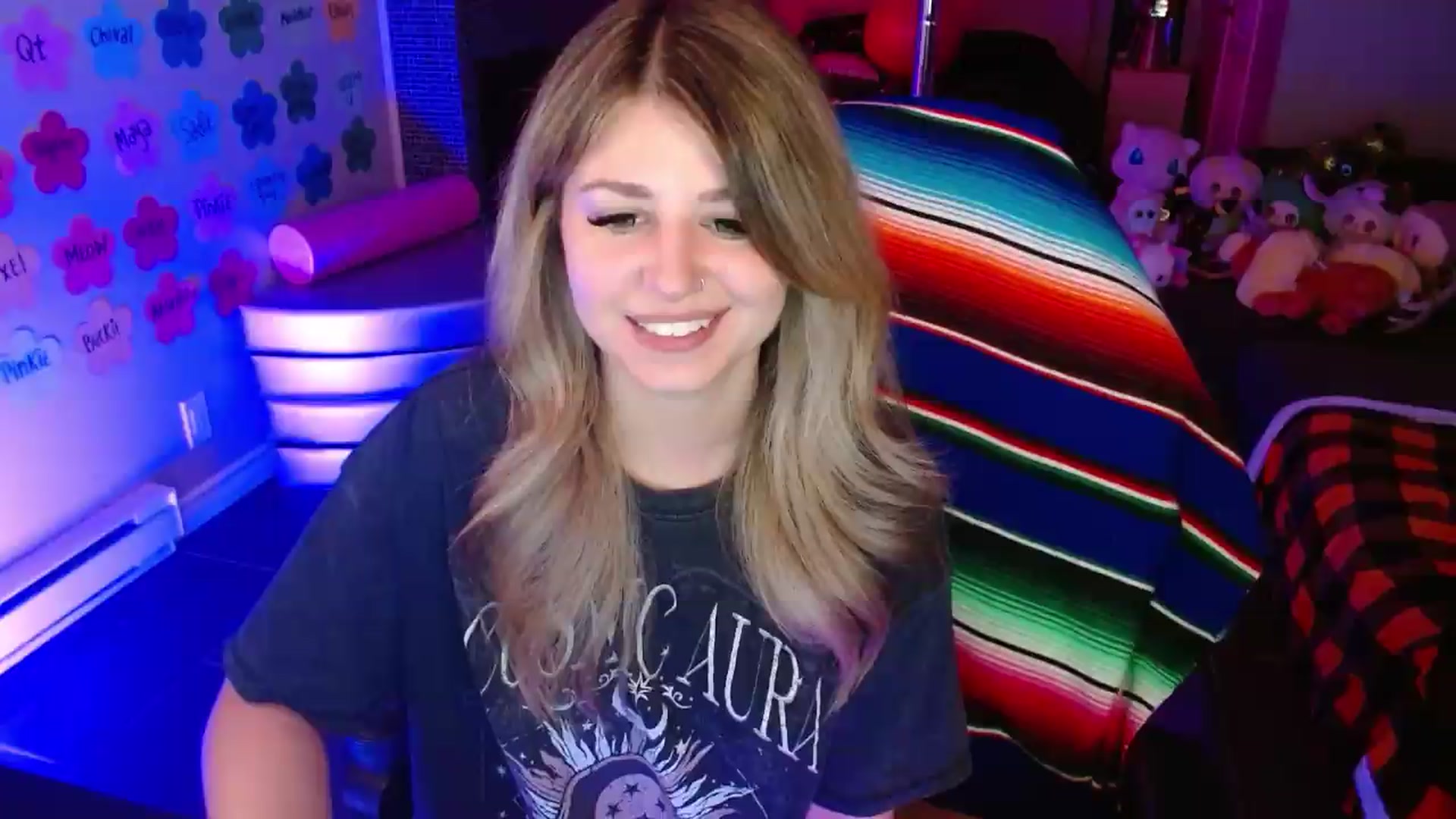 Gallery image thumbnail from Serafina's myfreecams stream on, 07/12/2026, 03:53 image 17 of 20