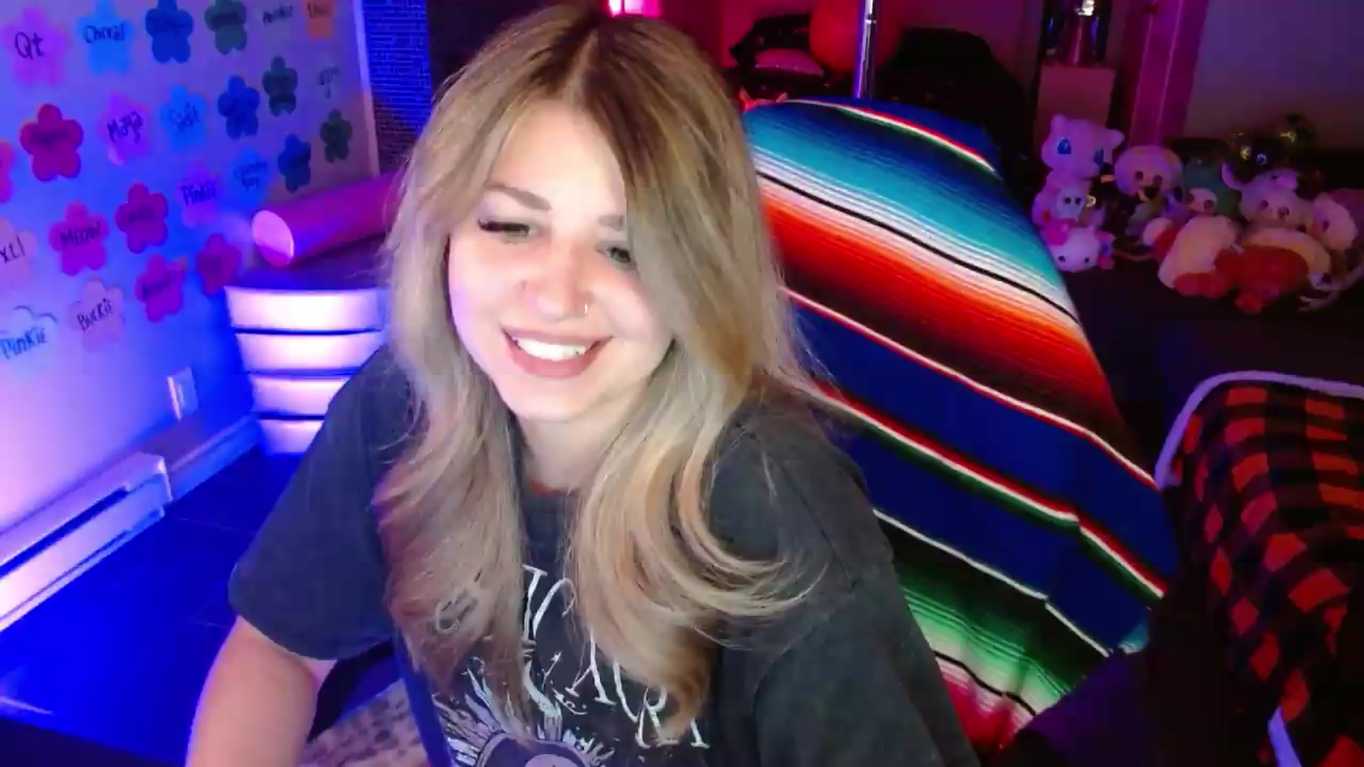 Gallery image thumbnail from Serafina's myfreecams stream on, 07/12/2026, 03:53 image 10 of 20