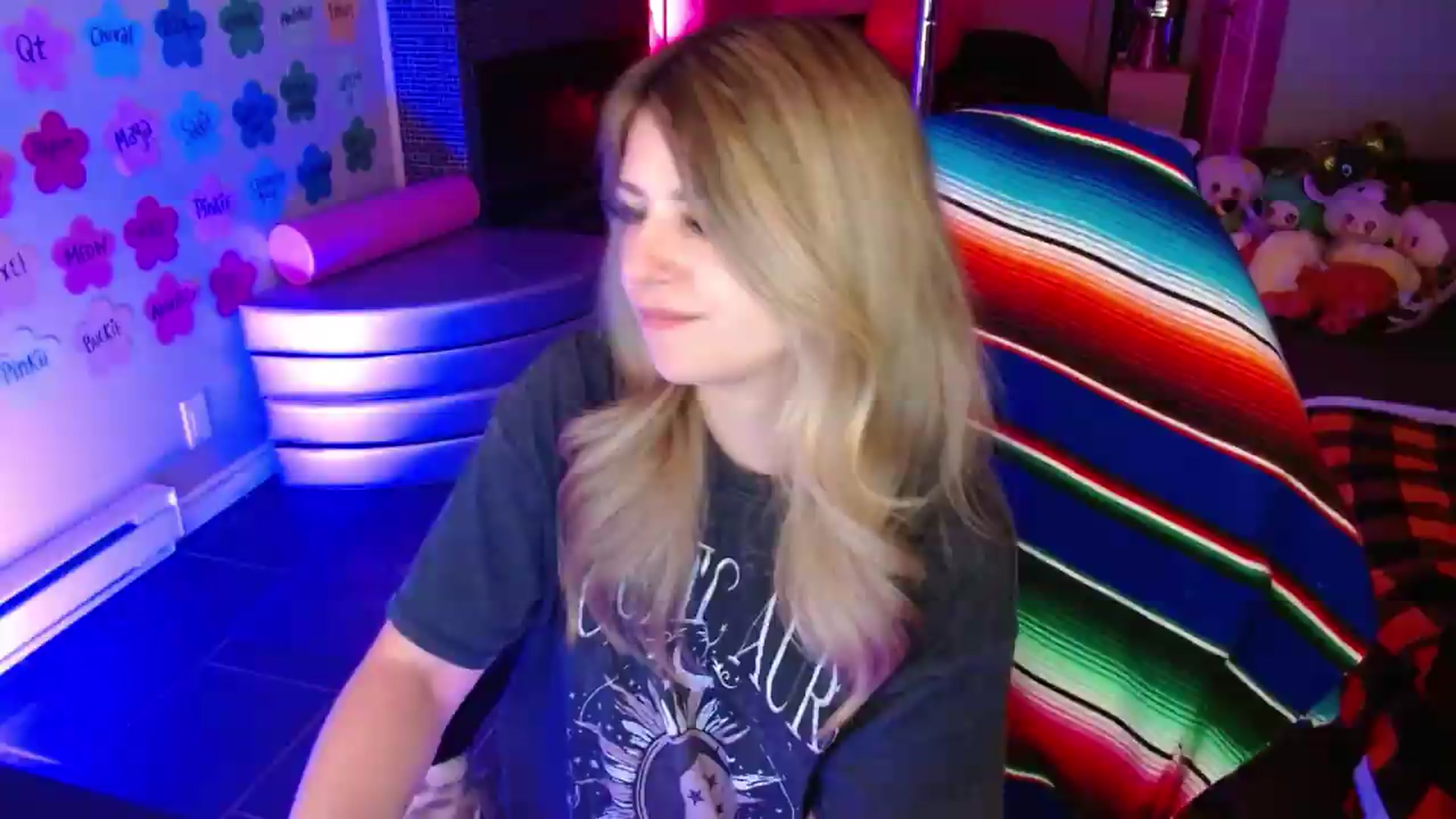 Gallery image thumbnail from Serafina's myfreecams stream on, 07/12/2026, 03:53 image 19 of 20