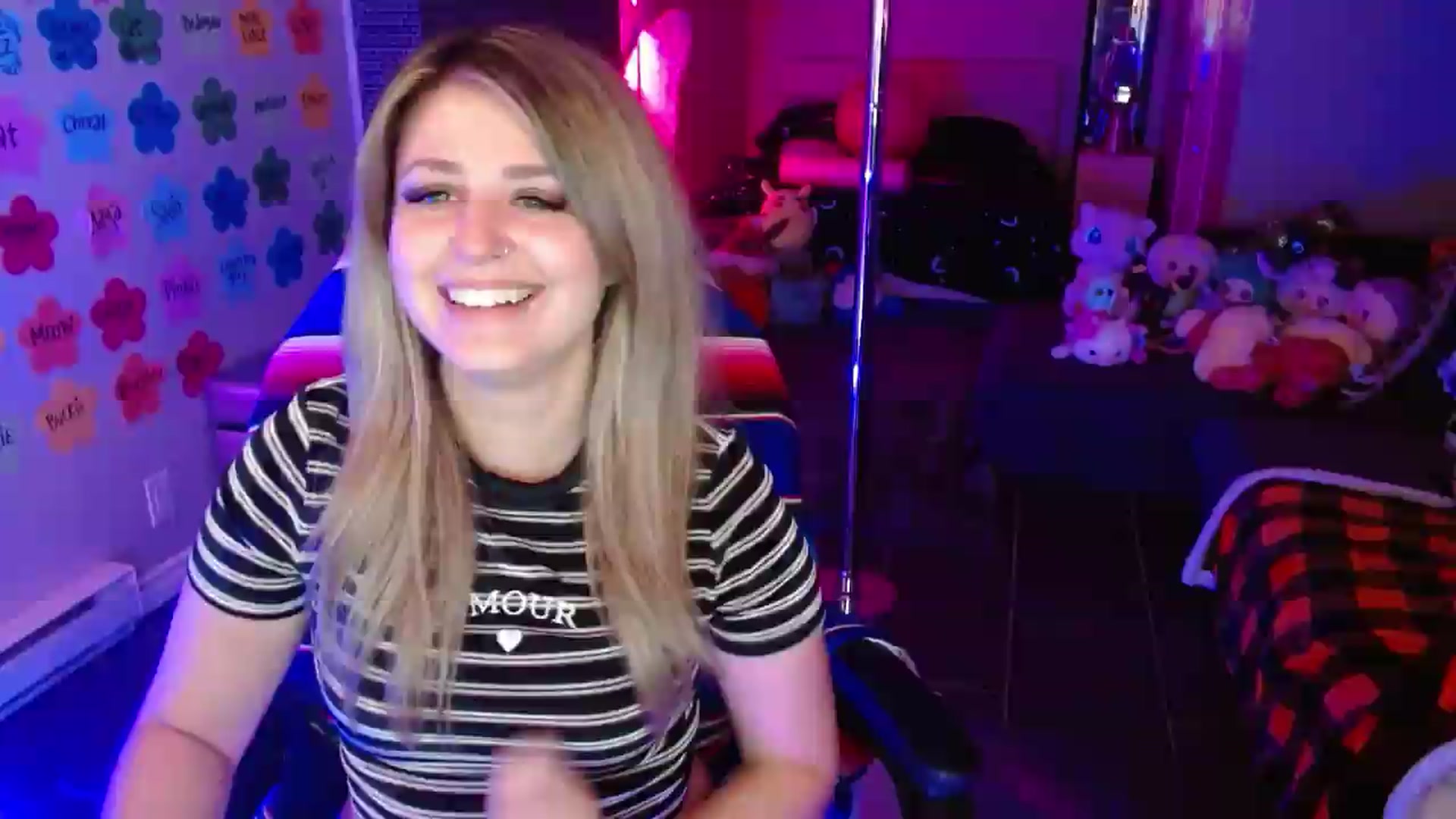 Gallery image thumbnail from Serafina's myfreecams stream on, 07/19/2026, 03:42 image 7 of 20
