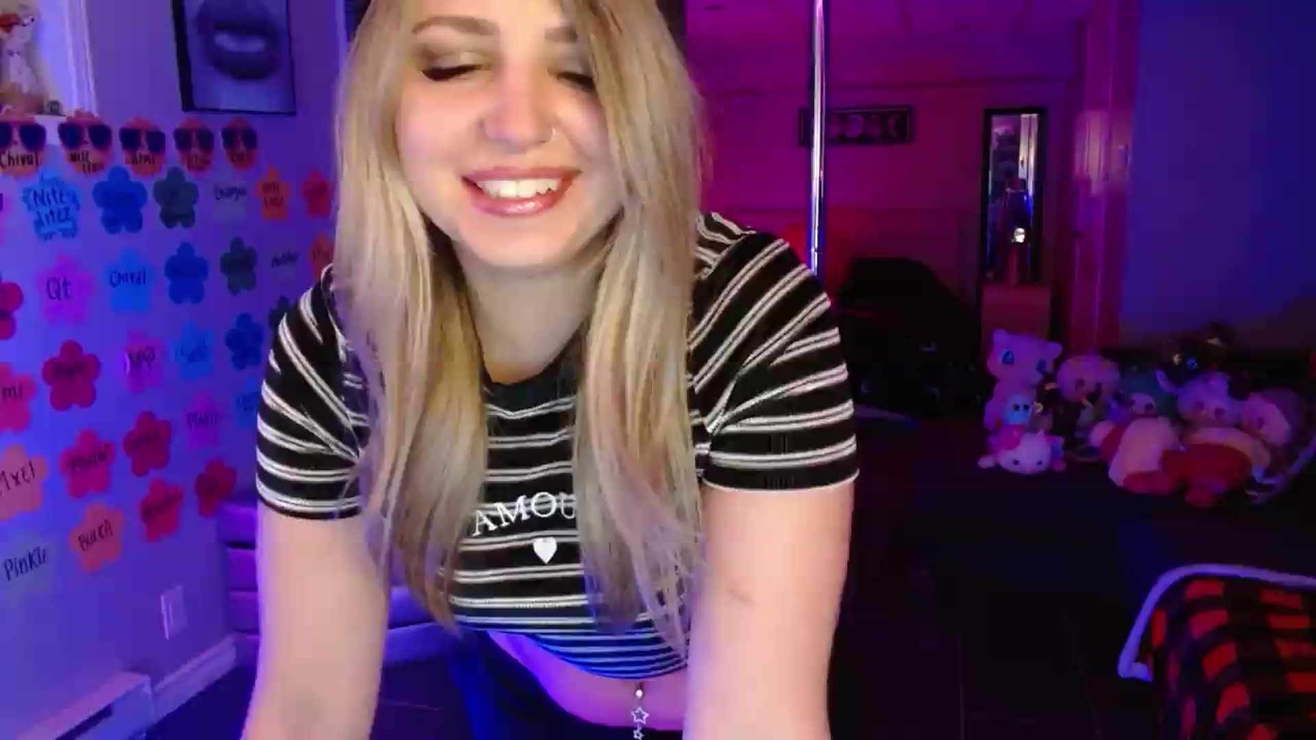 Gallery image thumbnail from Serafina's myfreecams stream on, 07/19/2026, 03:42 image 16 of 20