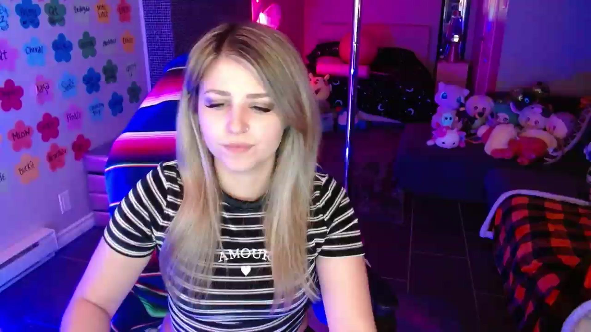 Gallery image thumbnail from Serafina's myfreecams stream on, 07/19/2026, 03:42 image 2 of 20