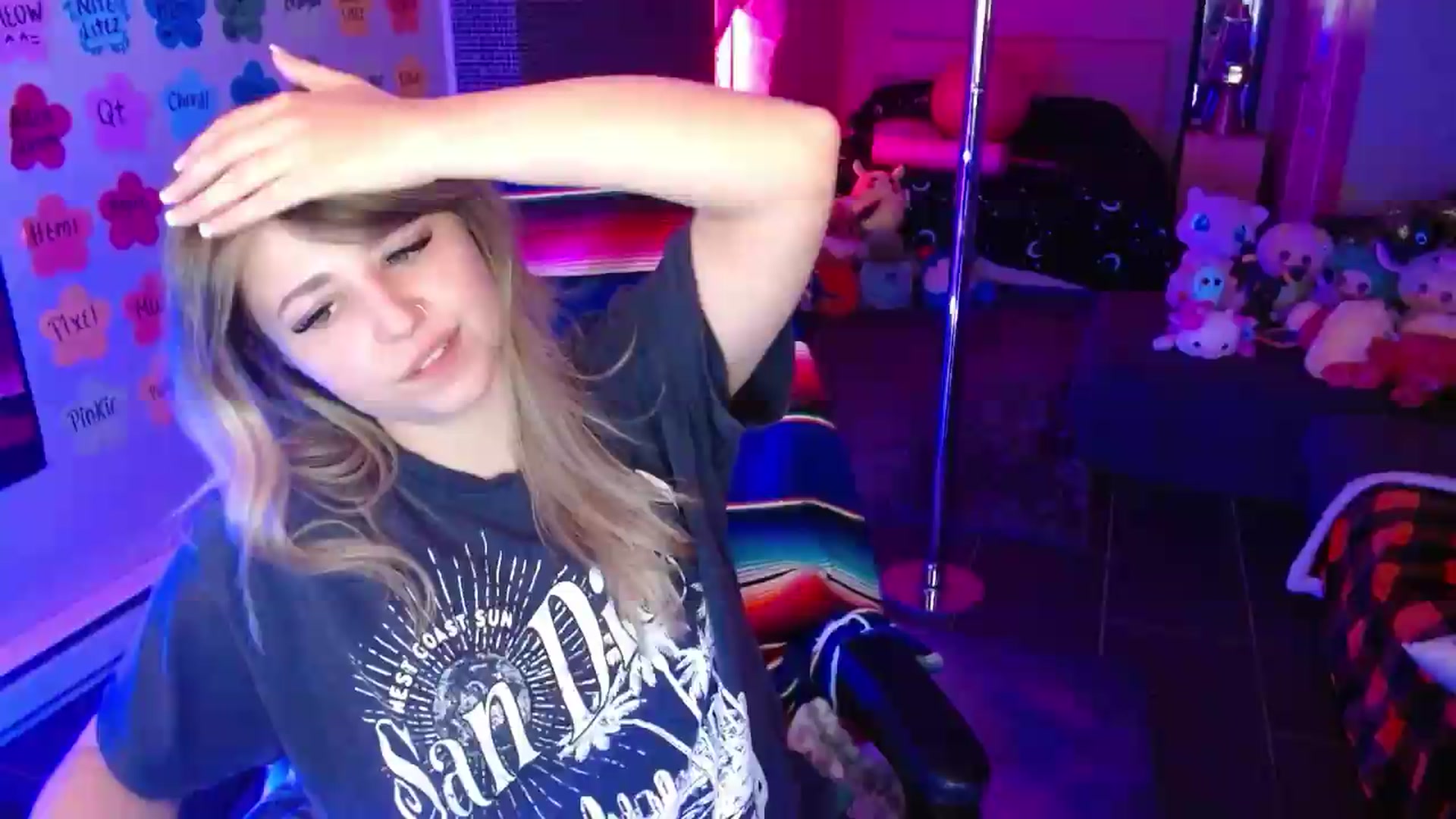 Gallery image thumbnail from Serafina's myfreecams stream on, 07/23/2026, 04:47 image 11 of 20