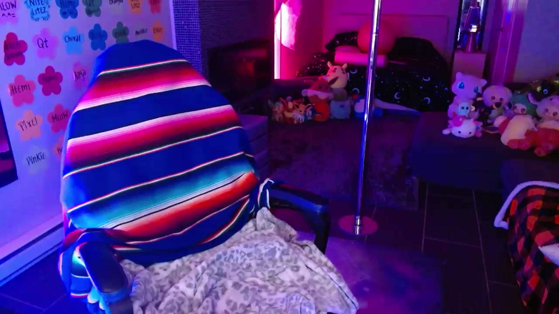 Gallery image thumbnail from Serafina's myfreecams stream on, 07/23/2026, 04:47 image 12 of 20