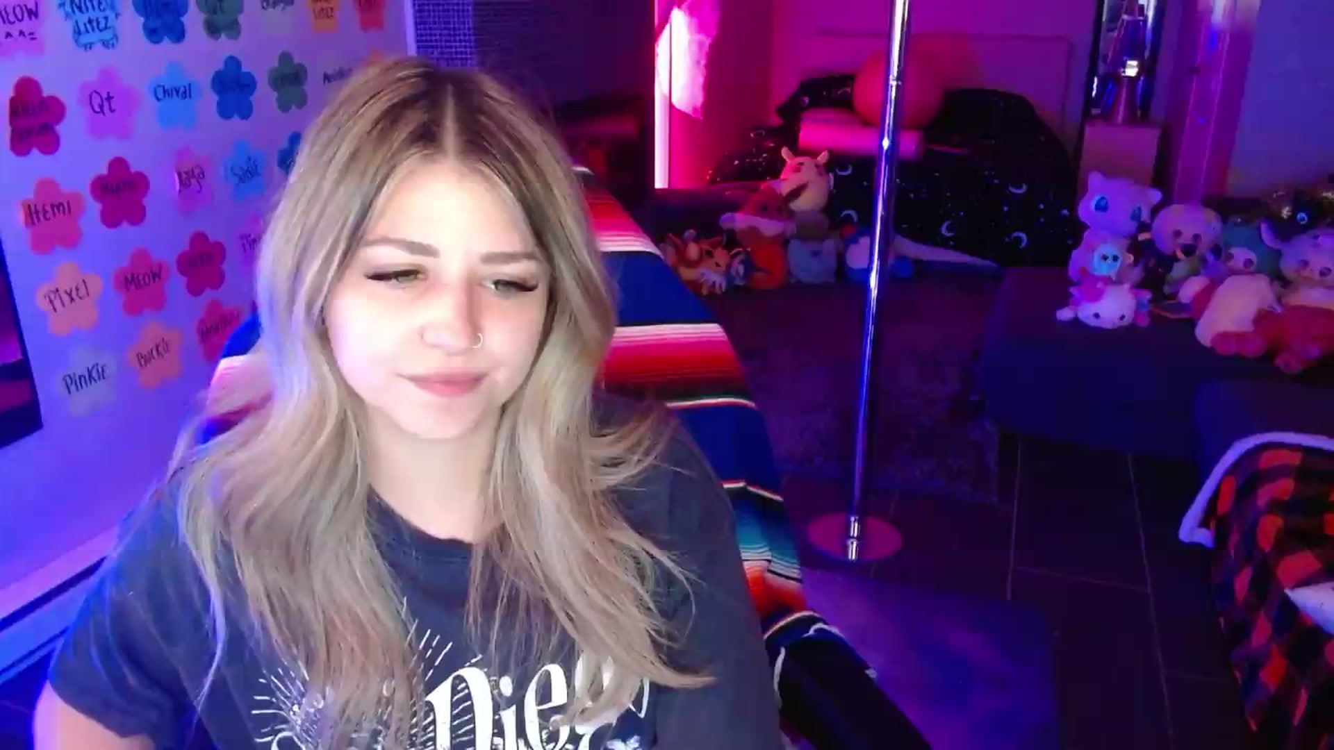 Gallery image thumbnail from Serafina's myfreecams stream on, 07/23/2026, 04:47 image 9 of 20