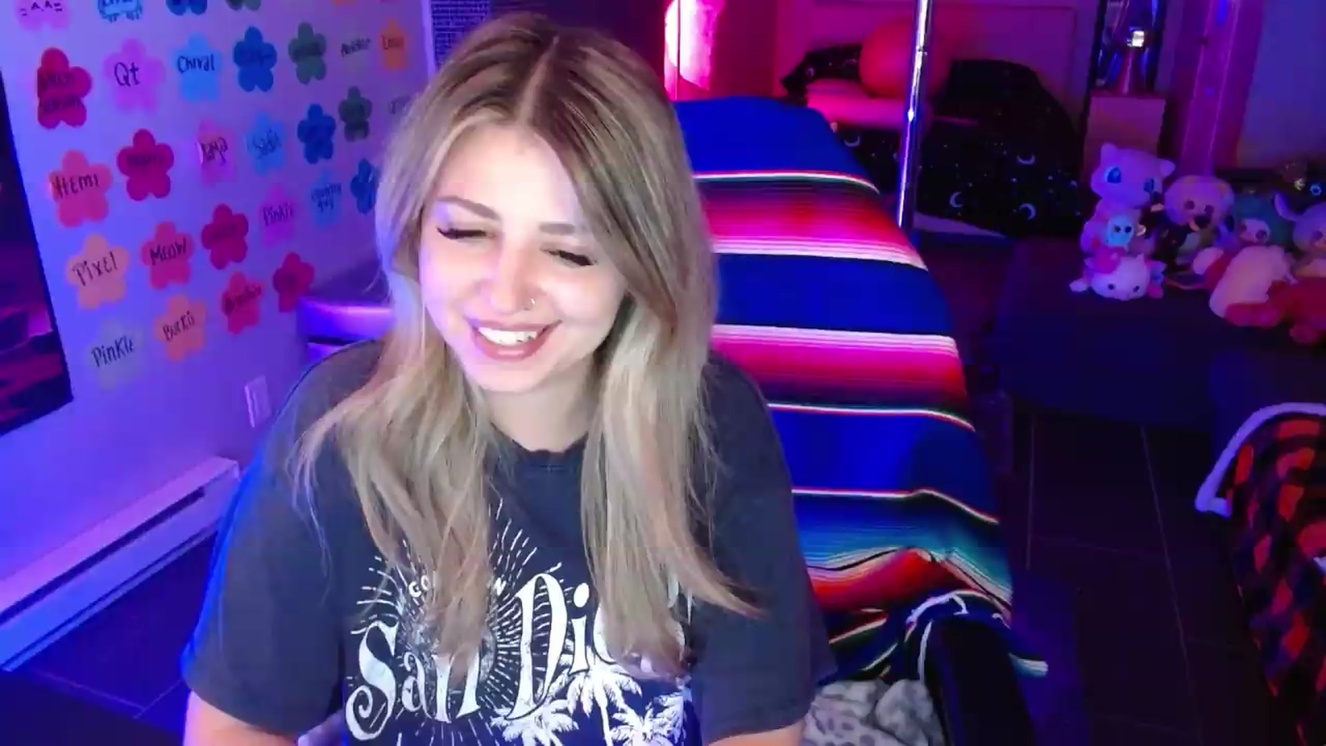 Gallery image thumbnail from Serafina's myfreecams stream on, 07/23/2026, 04:47 image 18 of 20