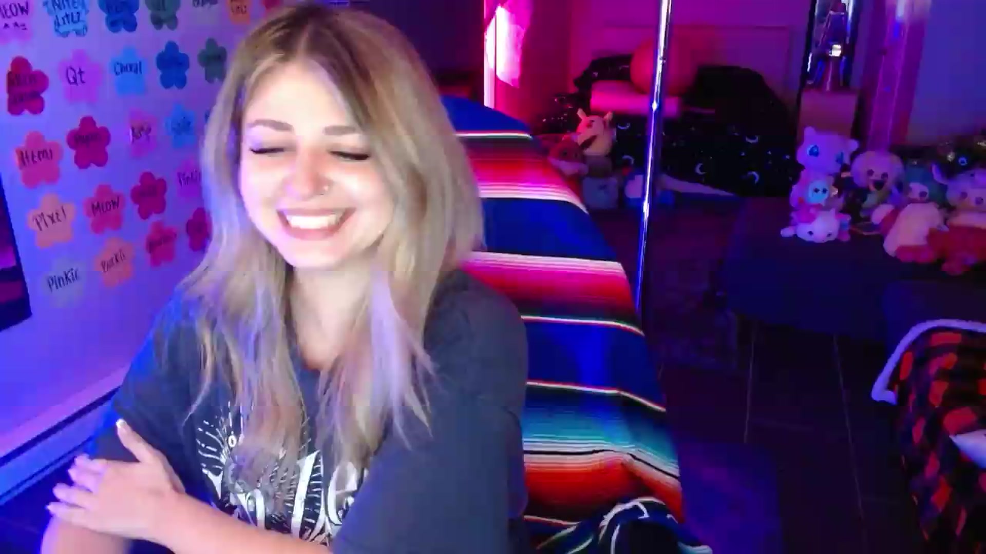 Gallery image thumbnail from Serafina's myfreecams stream on, 07/23/2026, 04:47 image 10 of 20