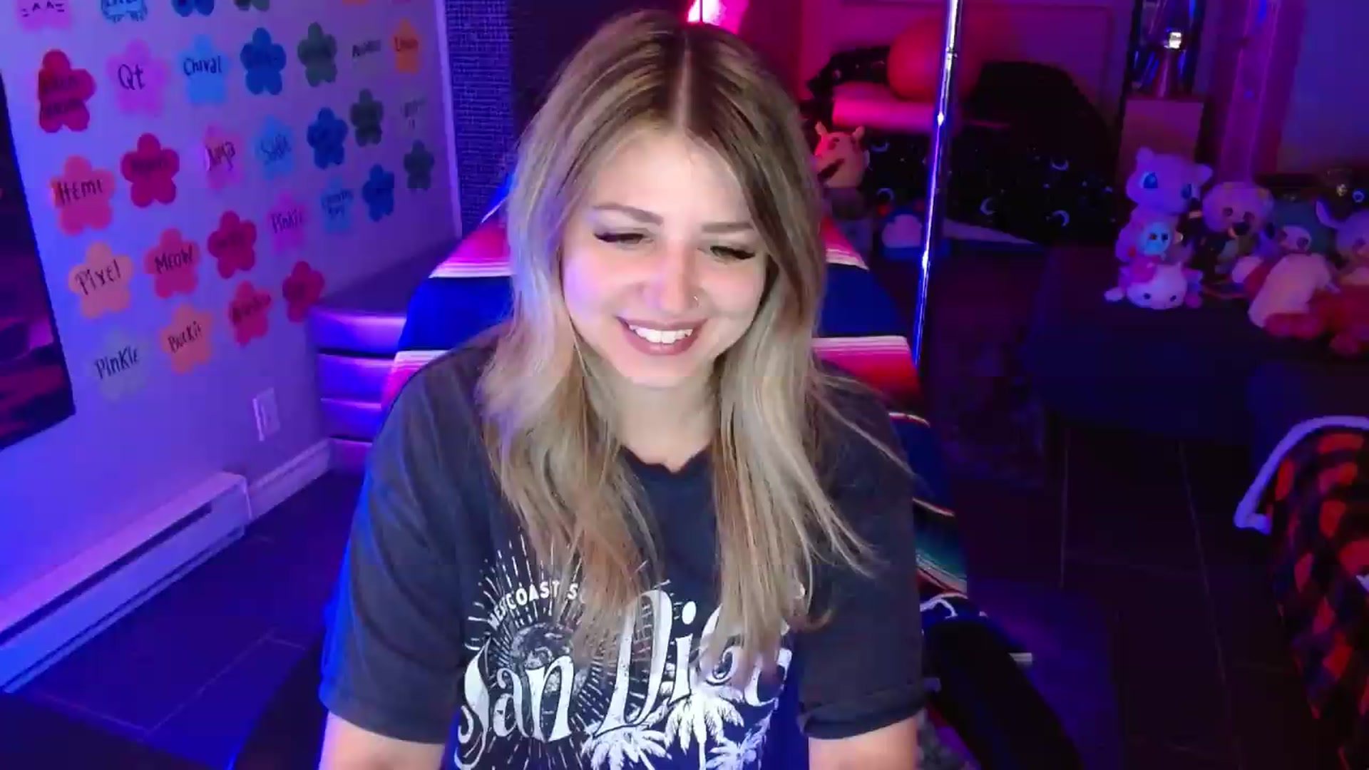 Gallery image thumbnail from Serafina's myfreecams stream on, 07/23/2026, 04:47 image 17 of 20